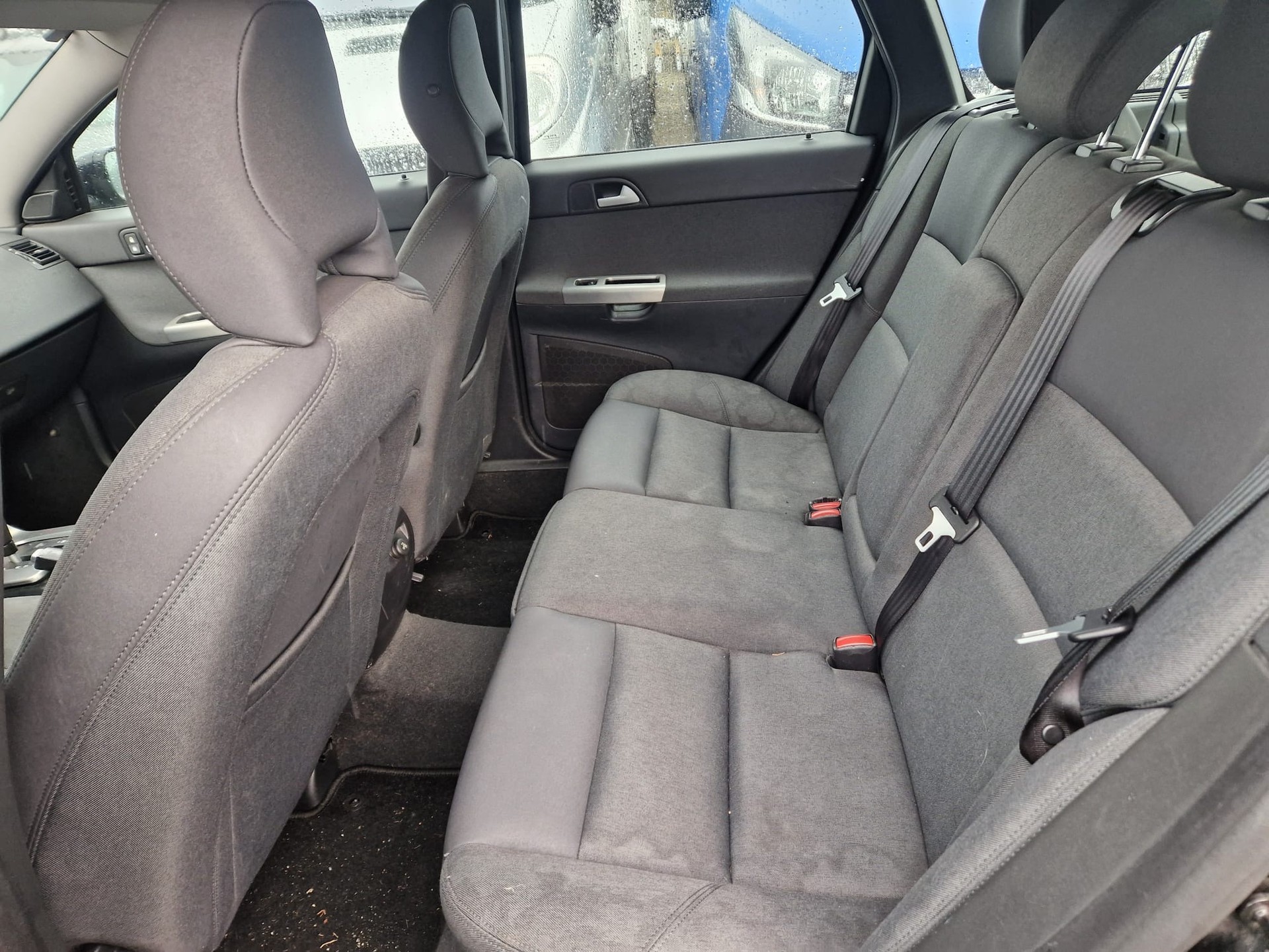 VOLVO V70 D5 AWD Momentum Geartronic-image-8