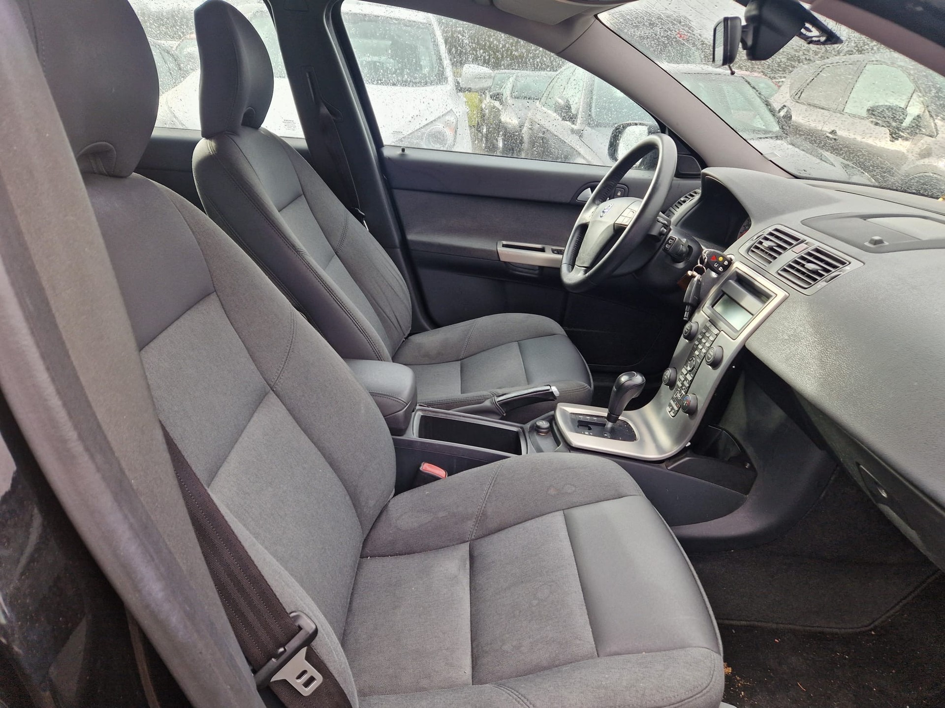 VOLVO V70 D5 AWD Momentum Geartronic-image-7