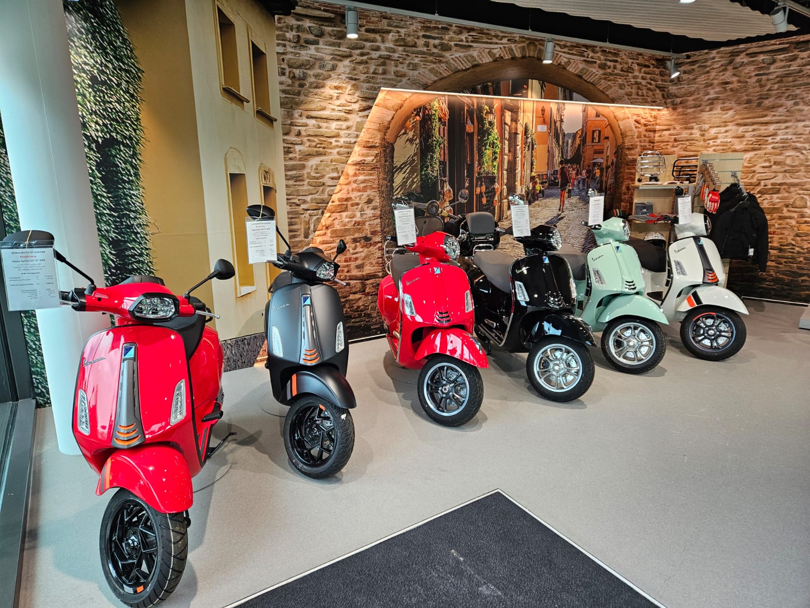 PIAGGIO GTS 310 80th Euro 5+-image-14