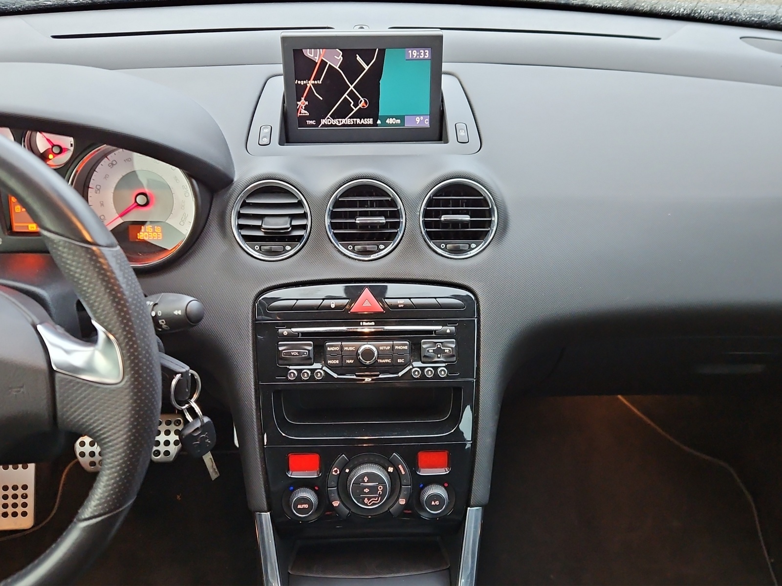 PEUGEOT 308 1.6 16V T GTi-image-10