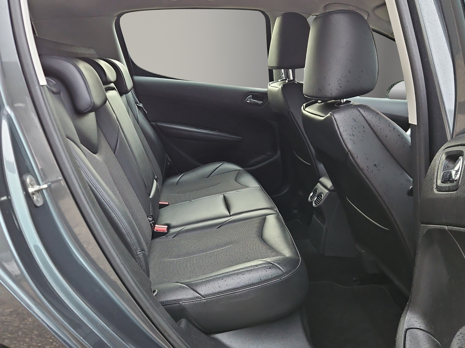 PEUGEOT 308 1.6 16V T GTi-image-14