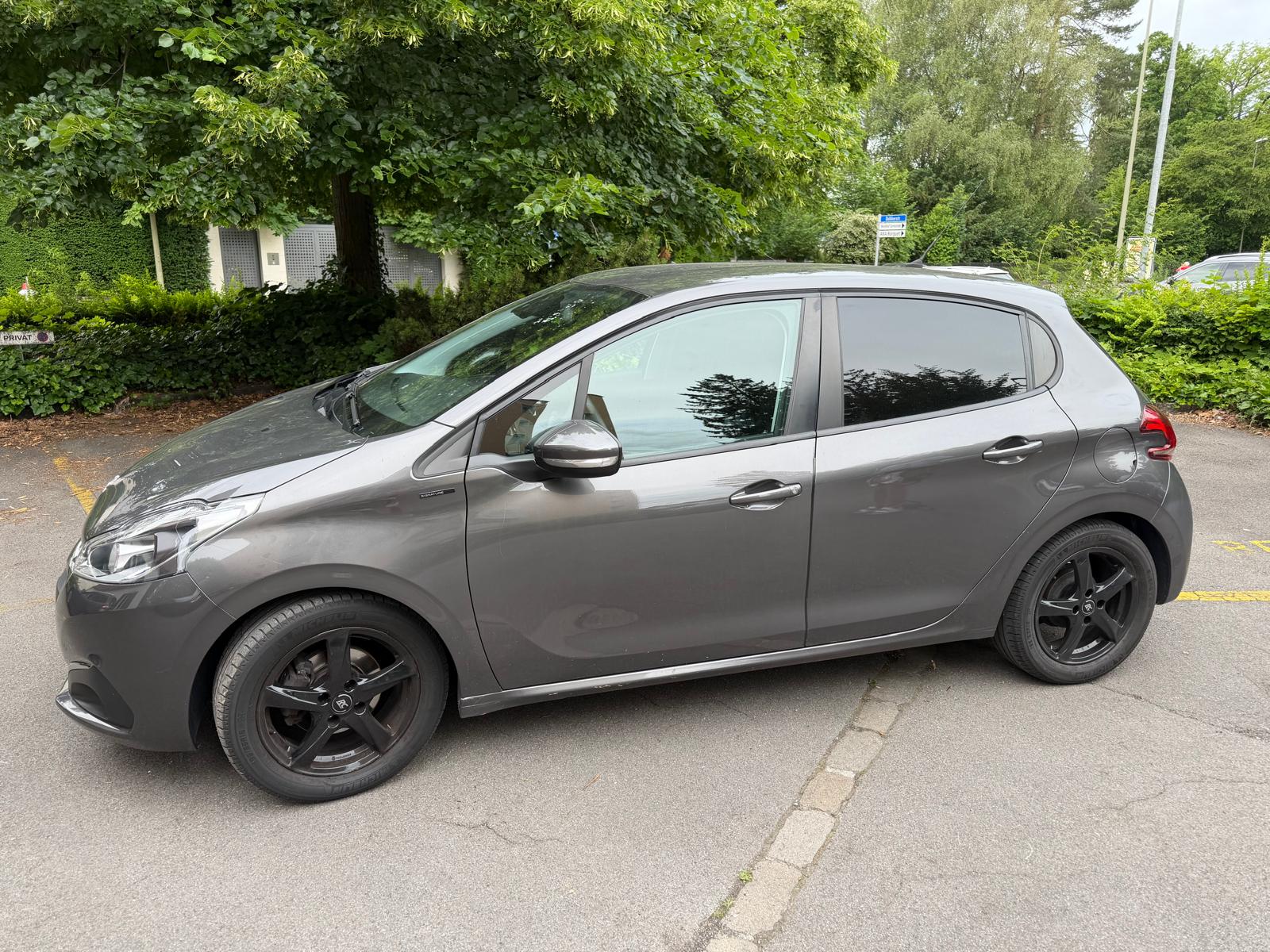PEUGEOT 1.2 PureTech Signature S/S-image-2