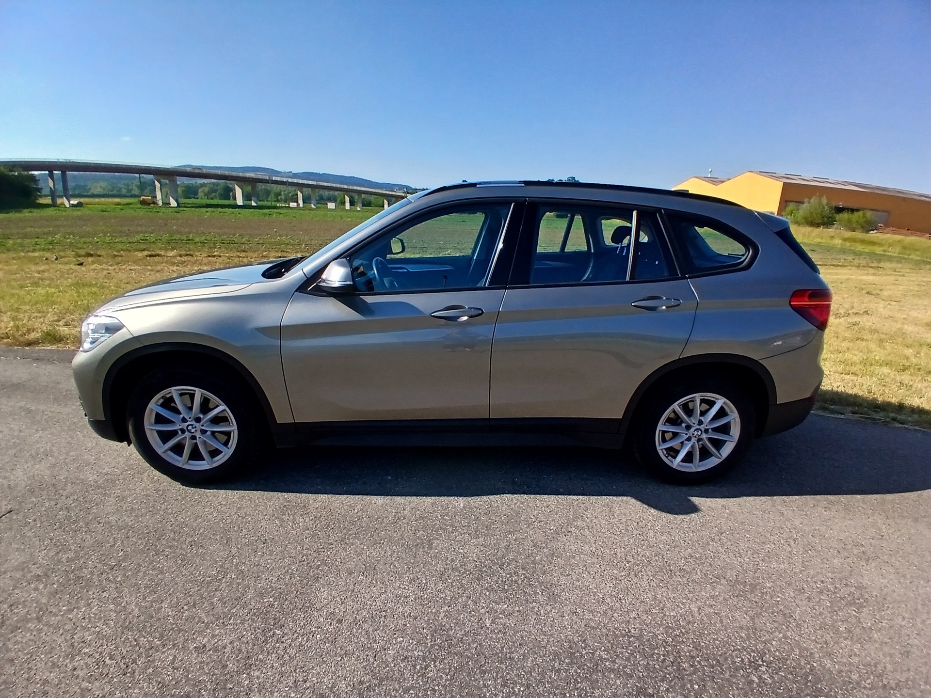 BMW X1 xDrive 20d xLine Steptronic-image-1