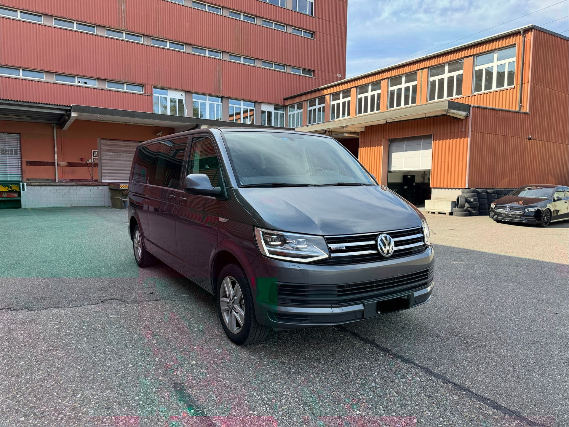 VW T6 Multivan 2.0 TSI Family 4Motion DSG-image-0