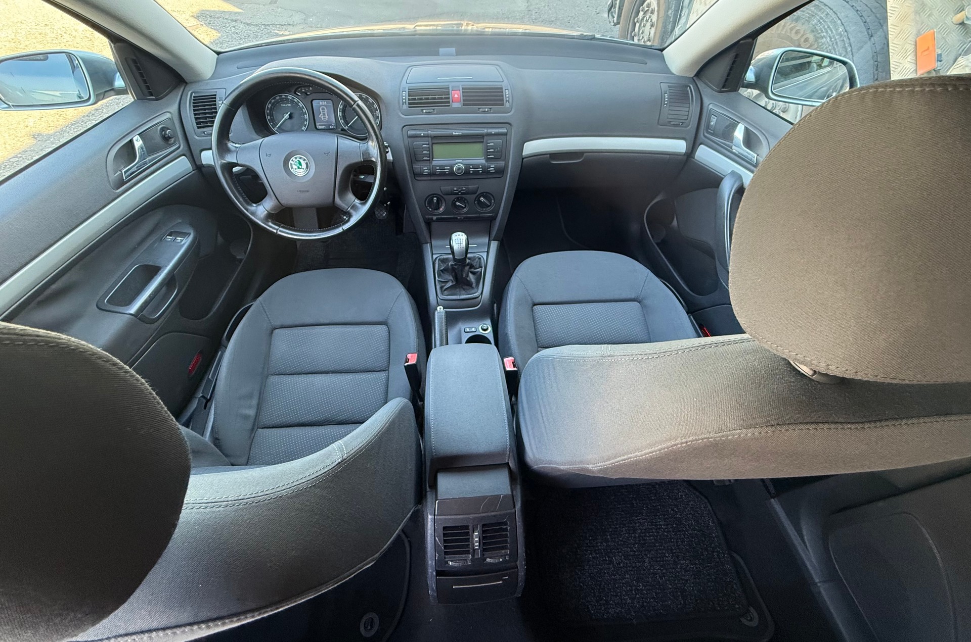 SKODA Octavia 2.0 FSI Adventure 4x4-image-3