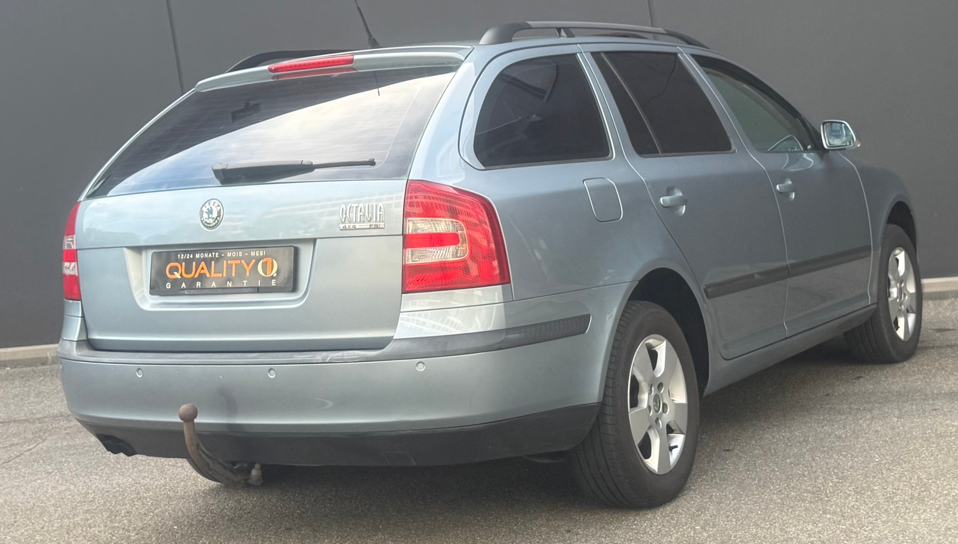 SKODA Octavia 2.0 FSI Adventure 4x4-image-2