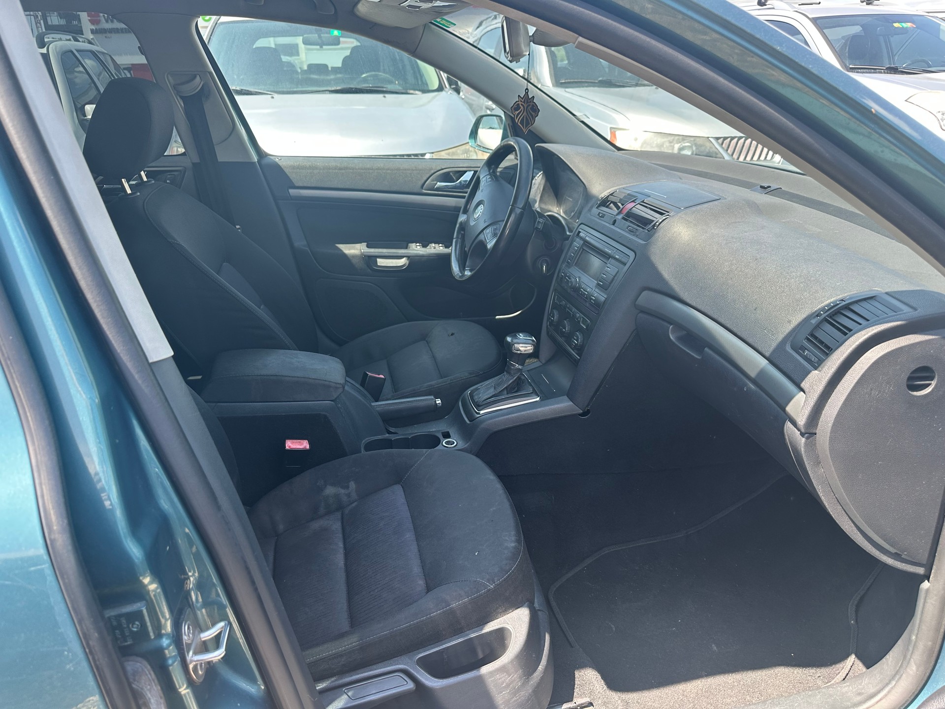 SKODA Octavia 2.0 TDI Ambiente-image-4