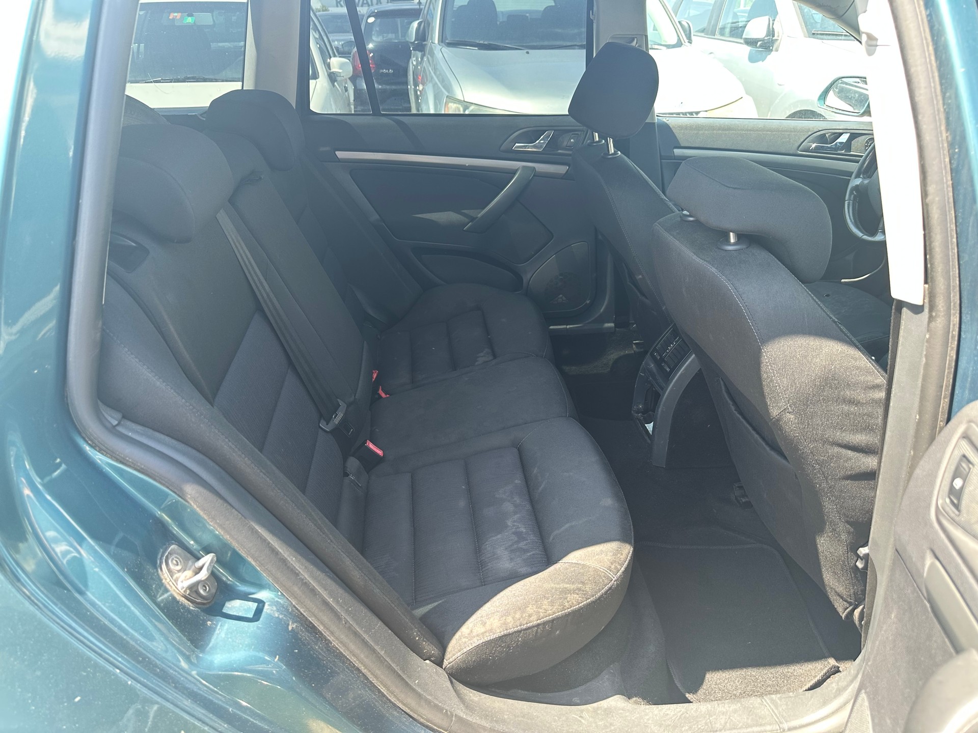 SKODA Octavia 2.0 TDI Ambiente-image-6