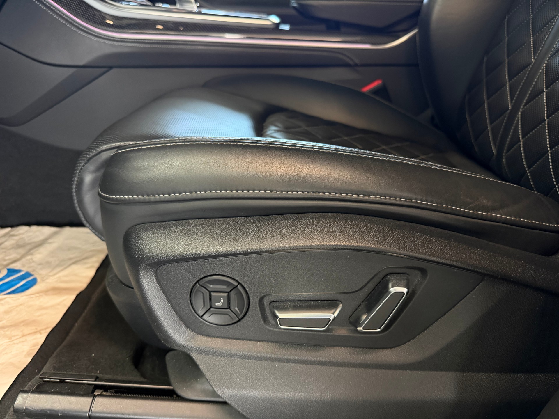 AUDI SQ8 TFSI quattro tiptronic | Frisch MFK | Ab Service | 8-fach bereift-image-11