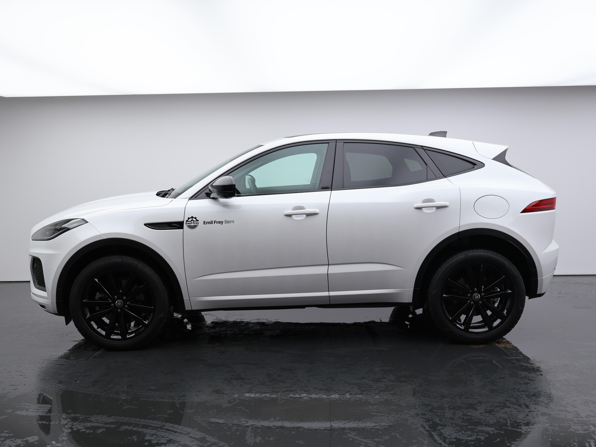 JAGUAR E-Pace 1.5 T 270e R-Dynamic SE AWD-image-1