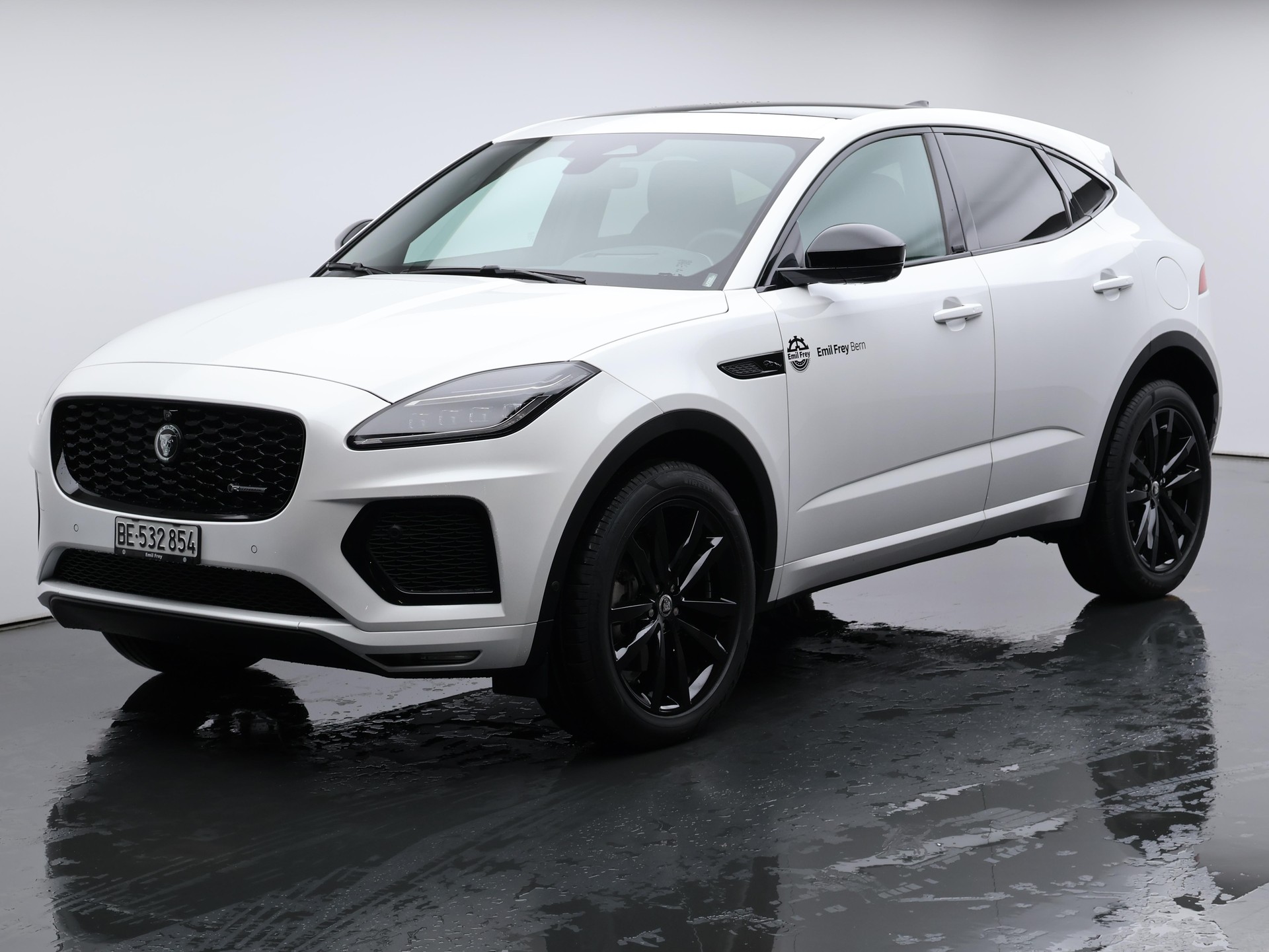 JAGUAR E-Pace 1.5 T 270e R-Dynamic SE AWD-image-0