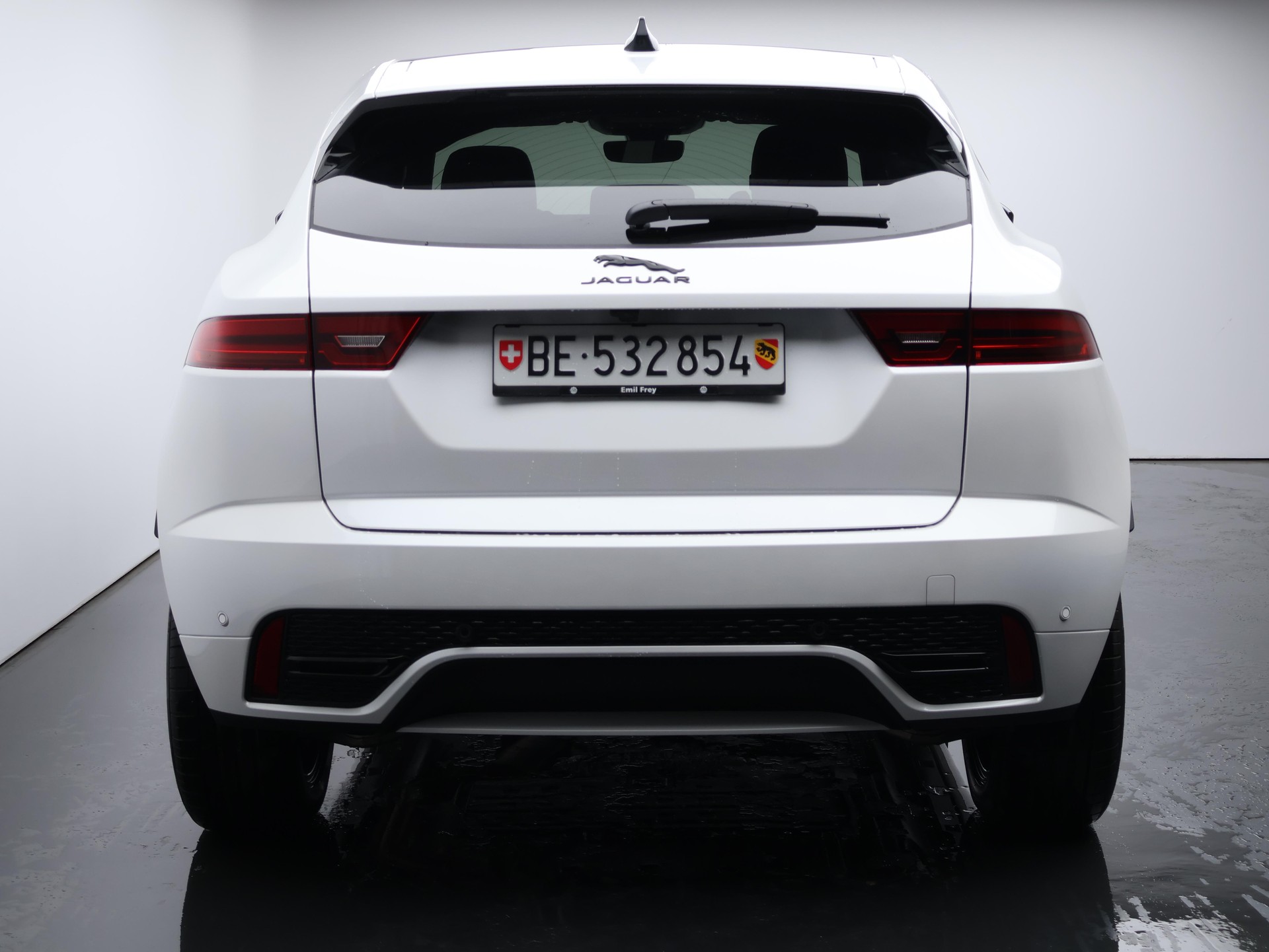 JAGUAR E-Pace 1.5 T 270e R-Dynamic SE AWD-image-9