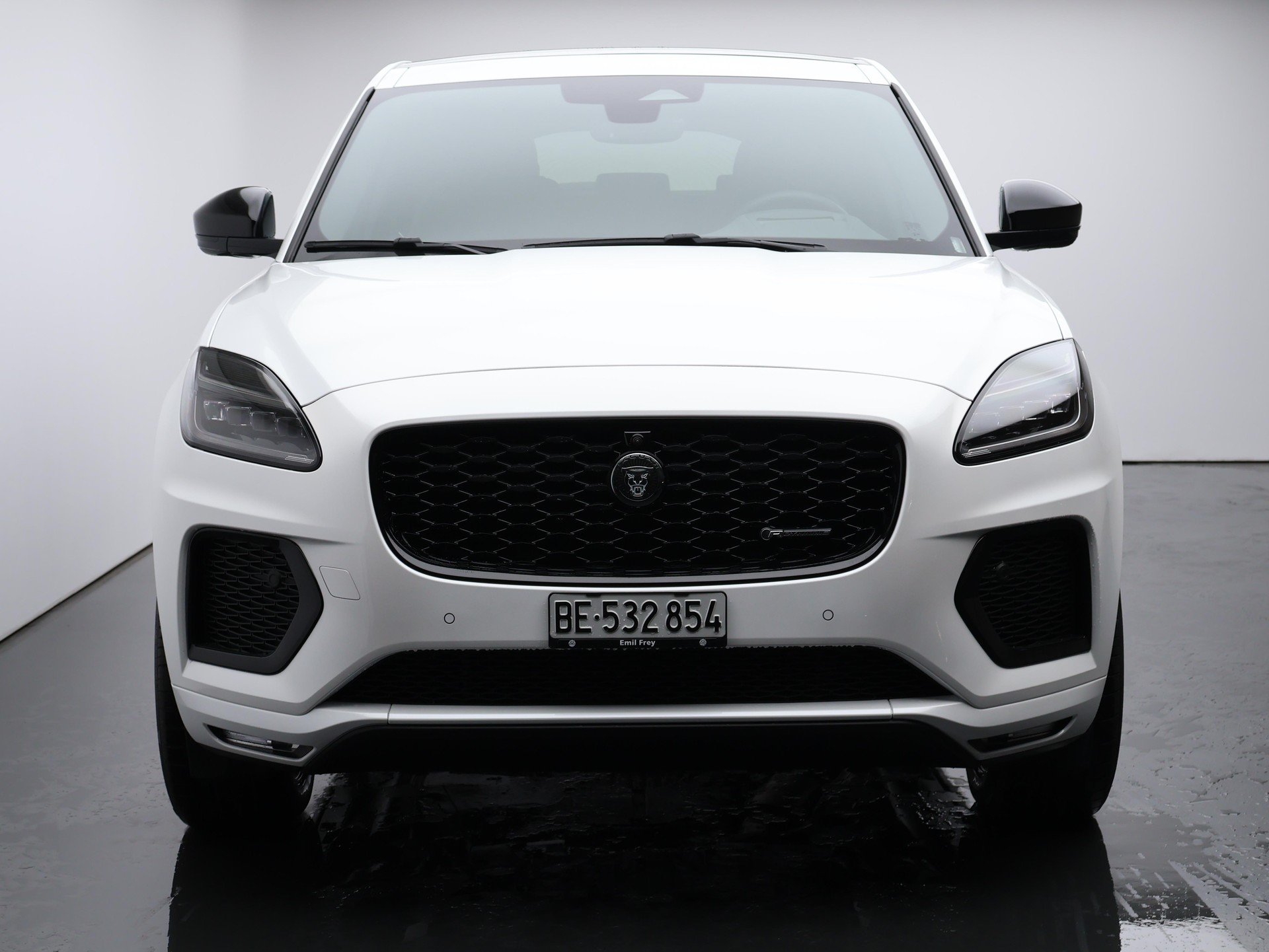 JAGUAR E-Pace 1.5 T 270e R-Dynamic SE AWD-image-8