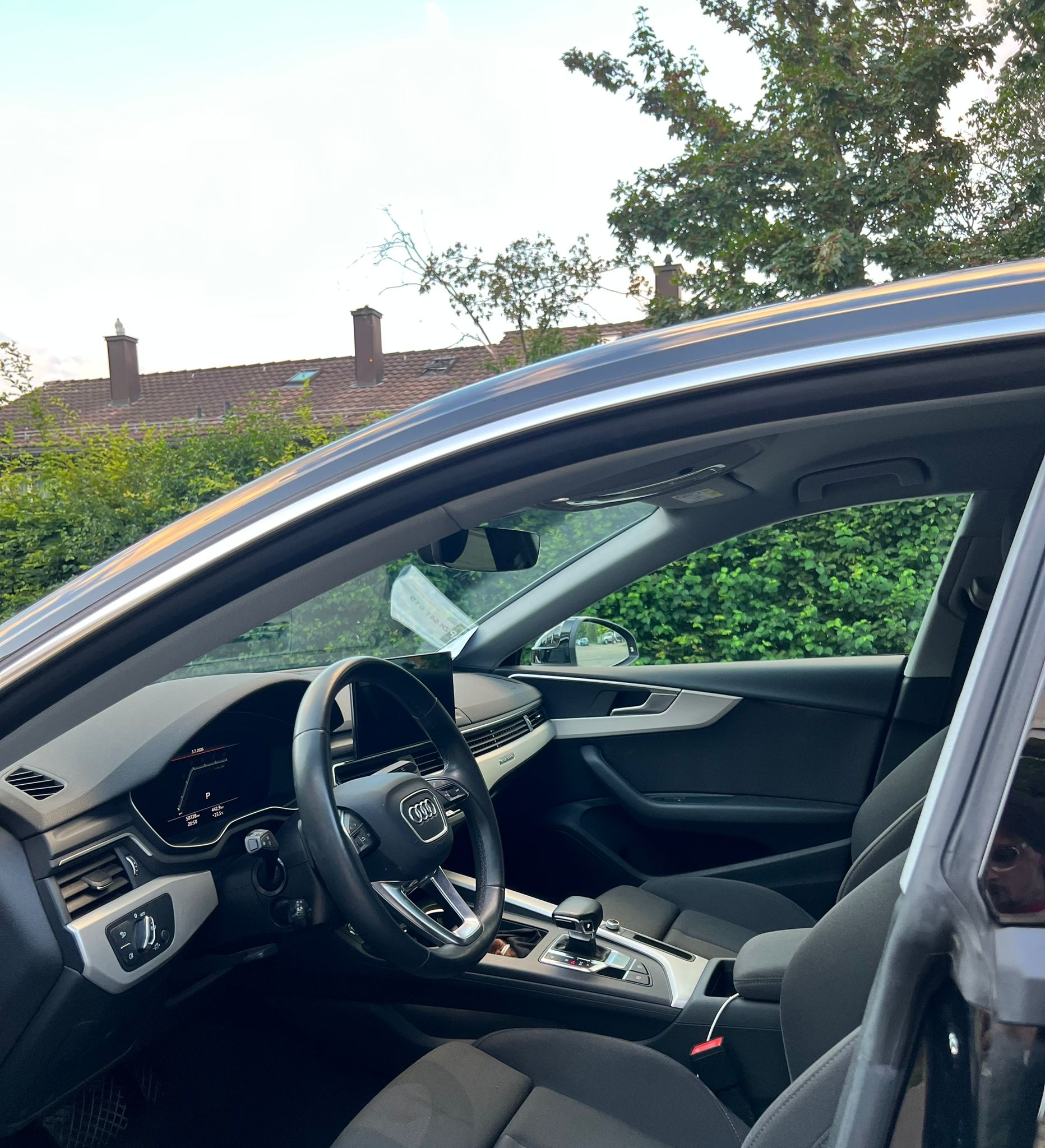 AUDI 2.0 40 TDI Attraction quattro S-Tronic-image-4