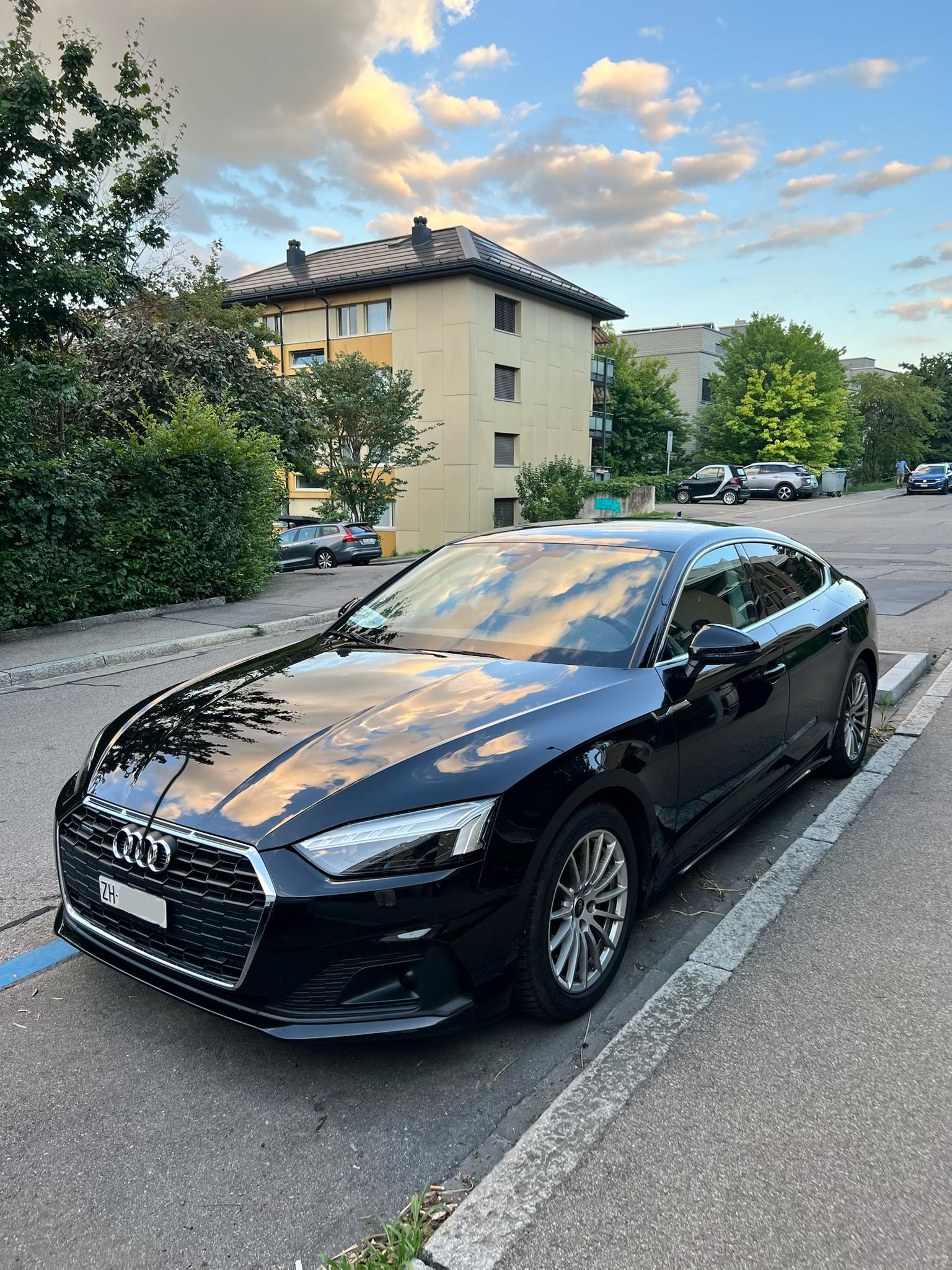 AUDI 2.0 40 TDI Attraction quattro S-Tronic-image-0