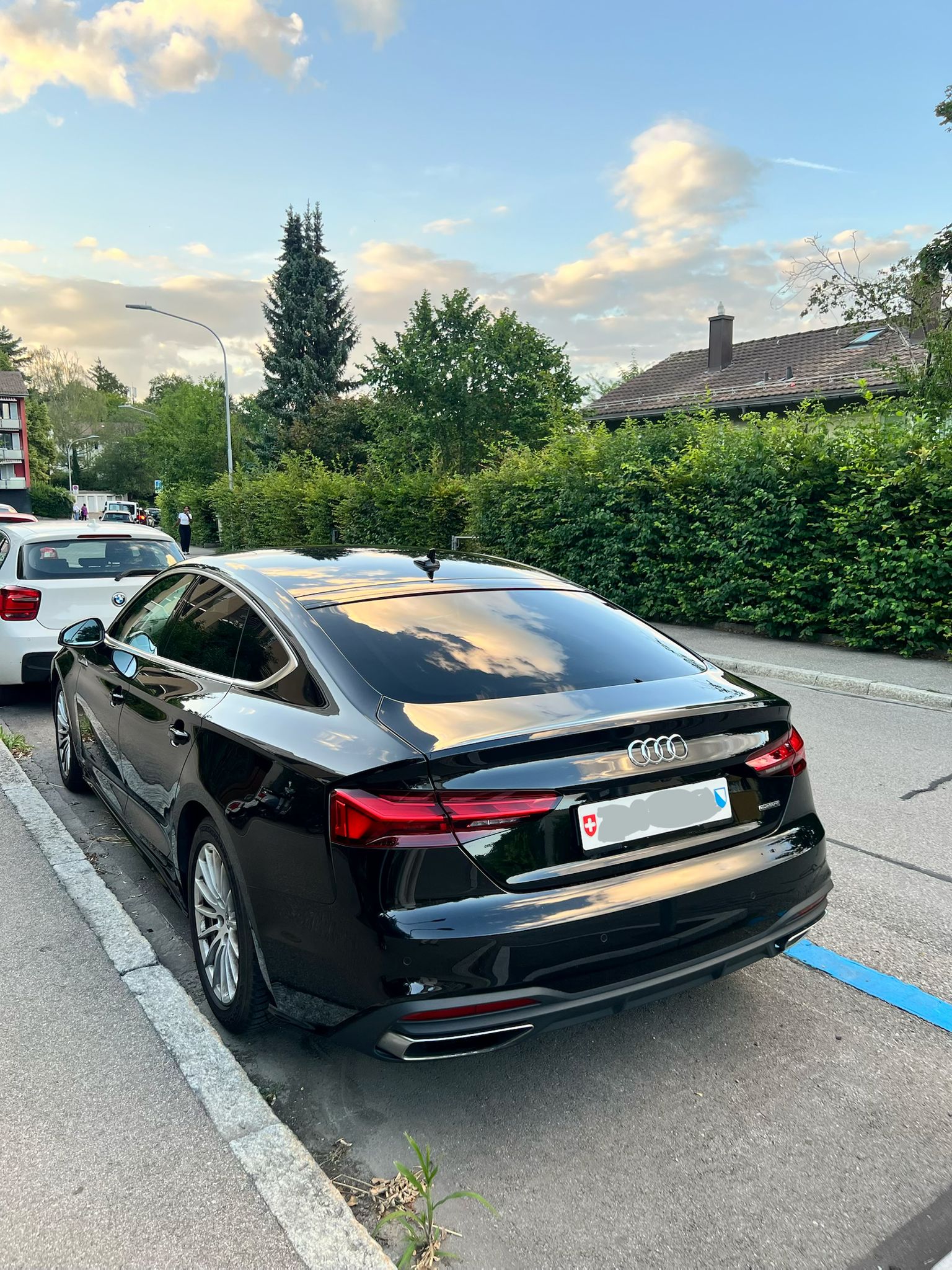 AUDI 2.0 40 TDI Attraction quattro S-Tronic-image-1
