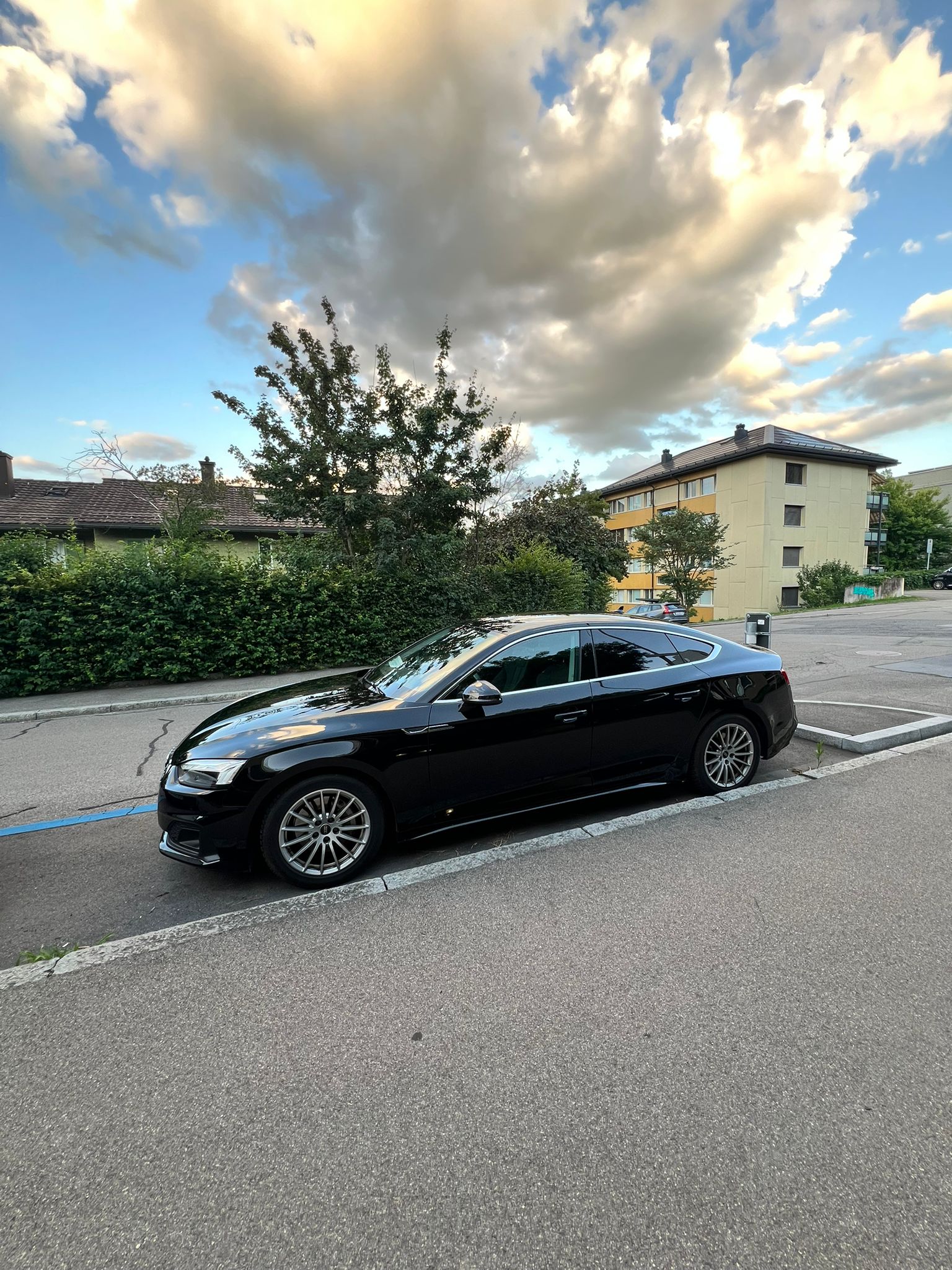 AUDI 2.0 40 TDI Attraction quattro S-Tronic-image-2