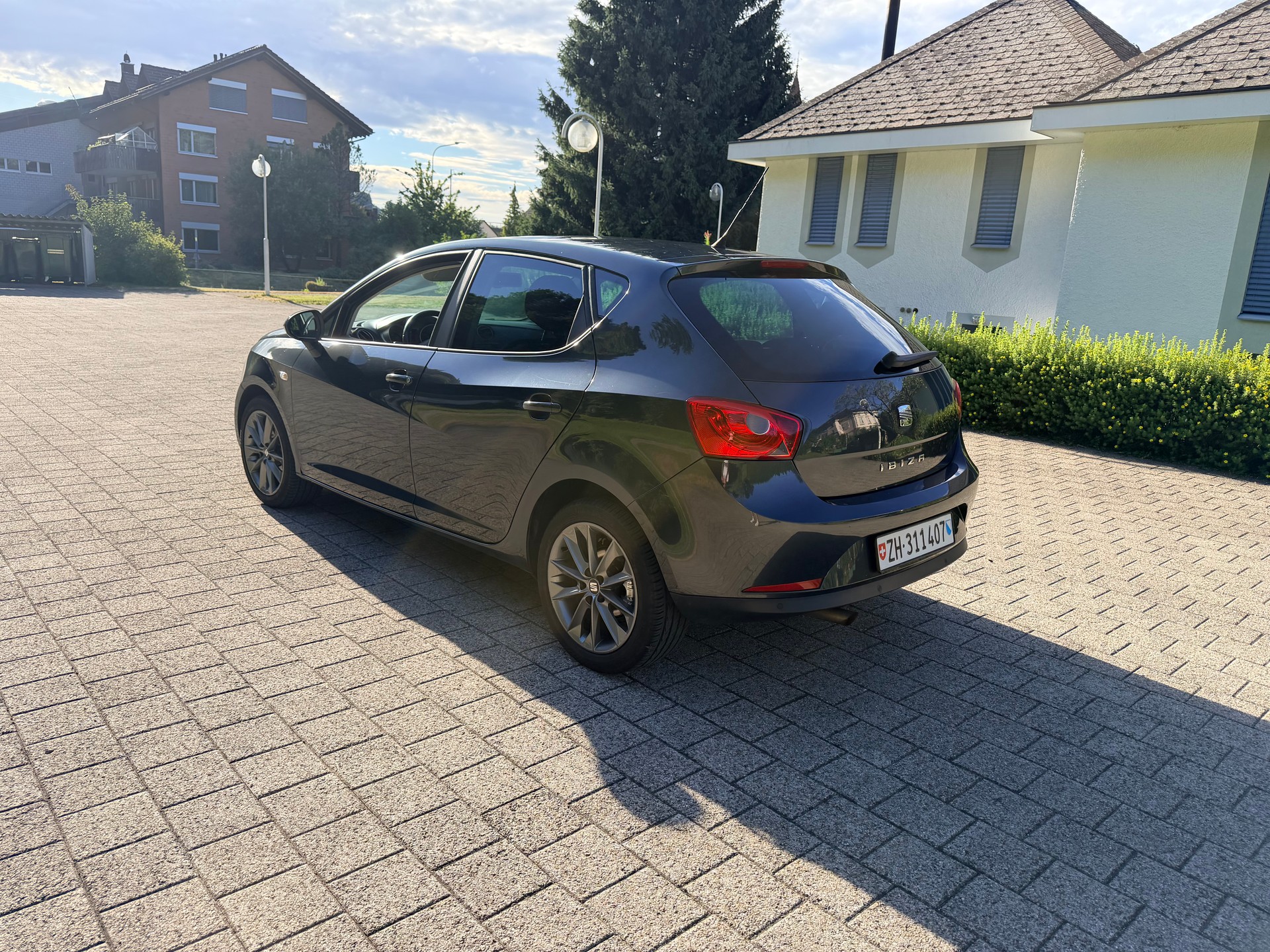 SEAT 1.6 16V Style DSG-image-3