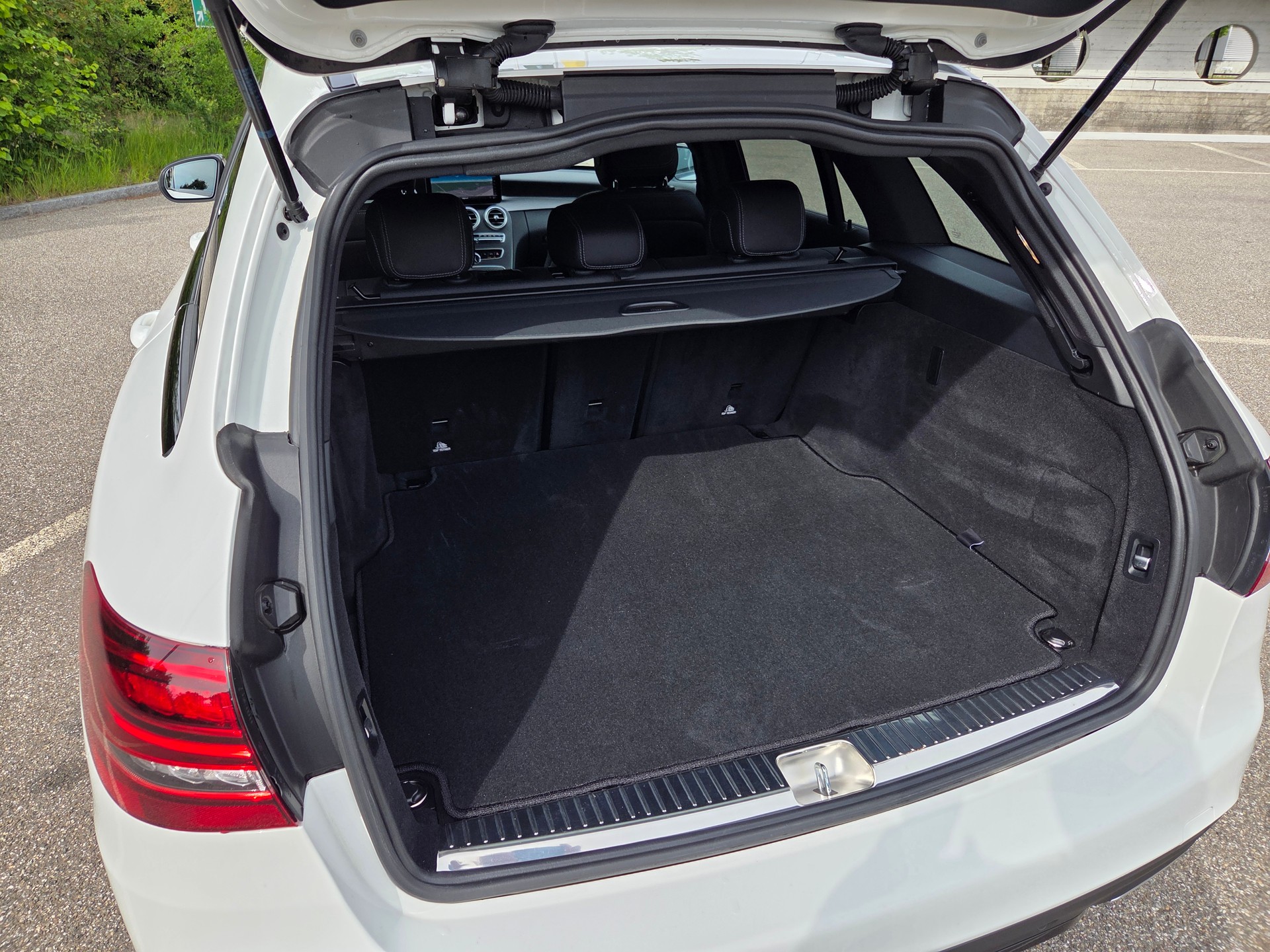 MERCEDES-BENZ C 180 AMG Line-image-4