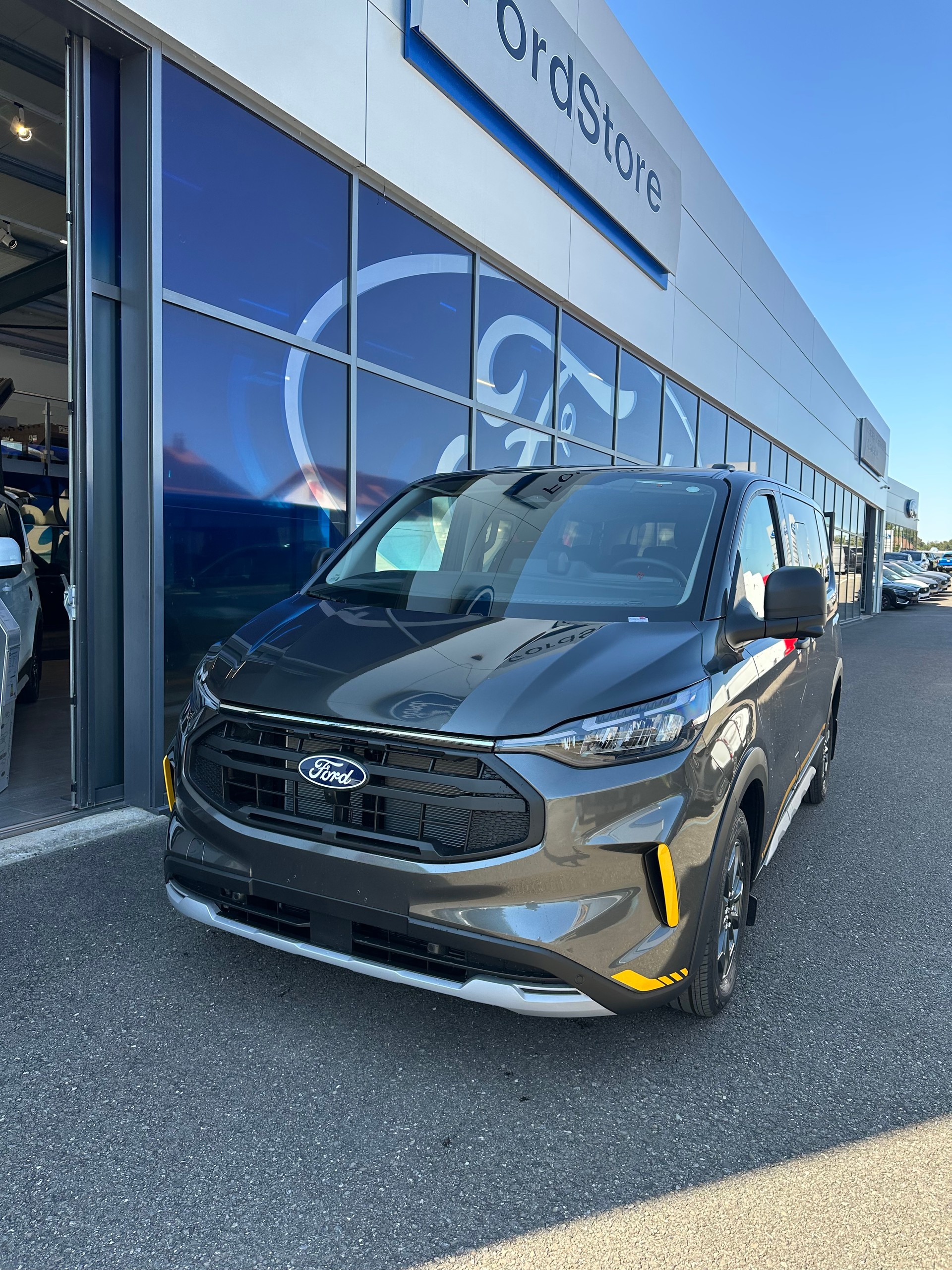 FORD Transit C combi 320 L1 2.0 Eco Trail/170CV/4x4 Aut.-image-0