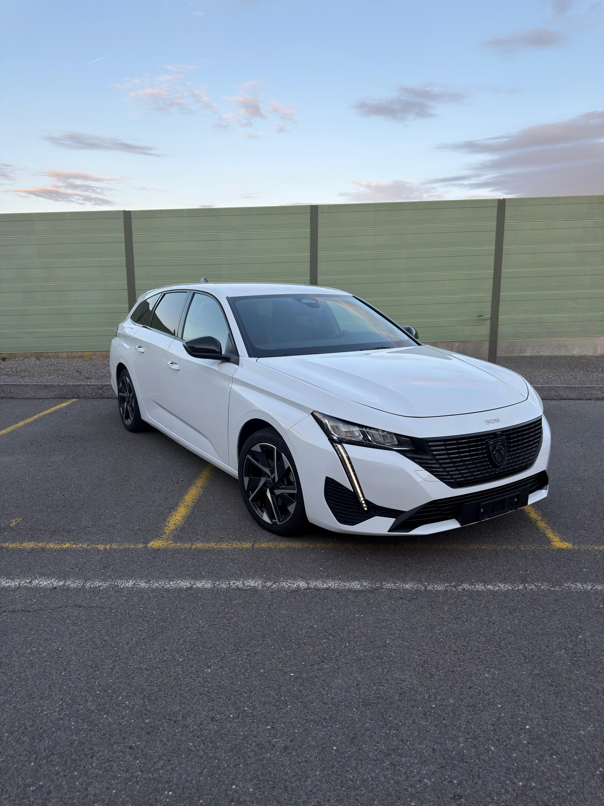 PEUGEOT 308 SW 1.5 BlueHDI Active Pack EAT8-image-0