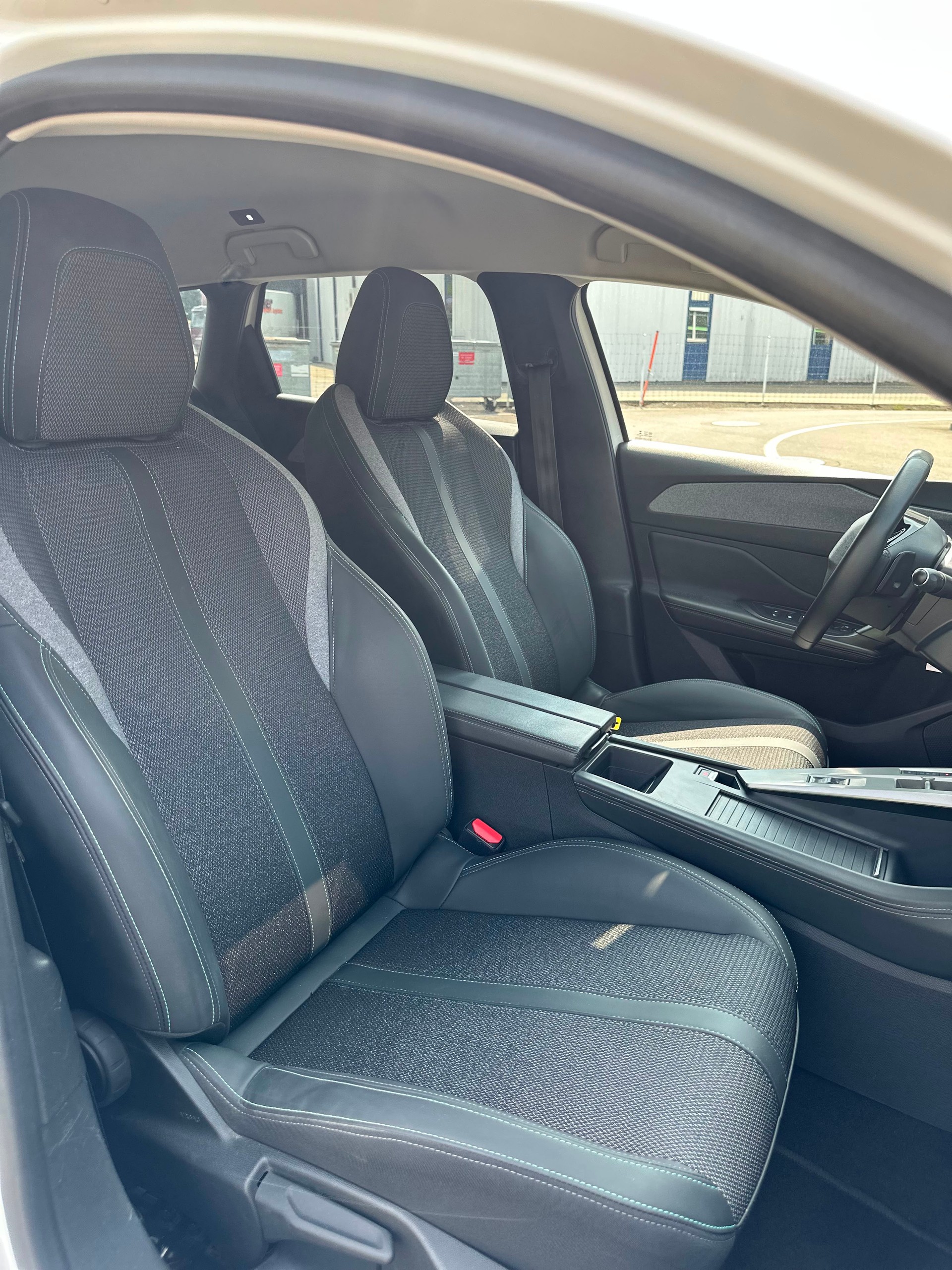 PEUGEOT 308 SW 1.5 BlueHDI Active Pack EAT8-image-12