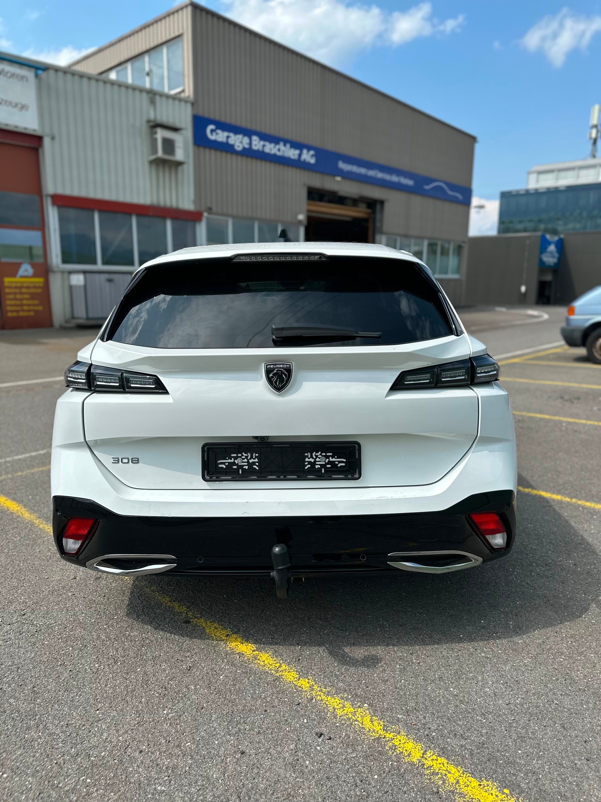 PEUGEOT 308 SW 1.5 BlueHDI Active Pack EAT8-image-4