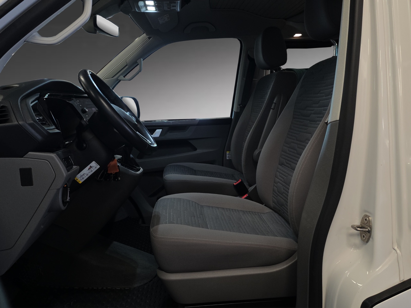 VW T6.1 California 2.0 Bi-TDI Ocean Liberty 4Motion DSG-image-5