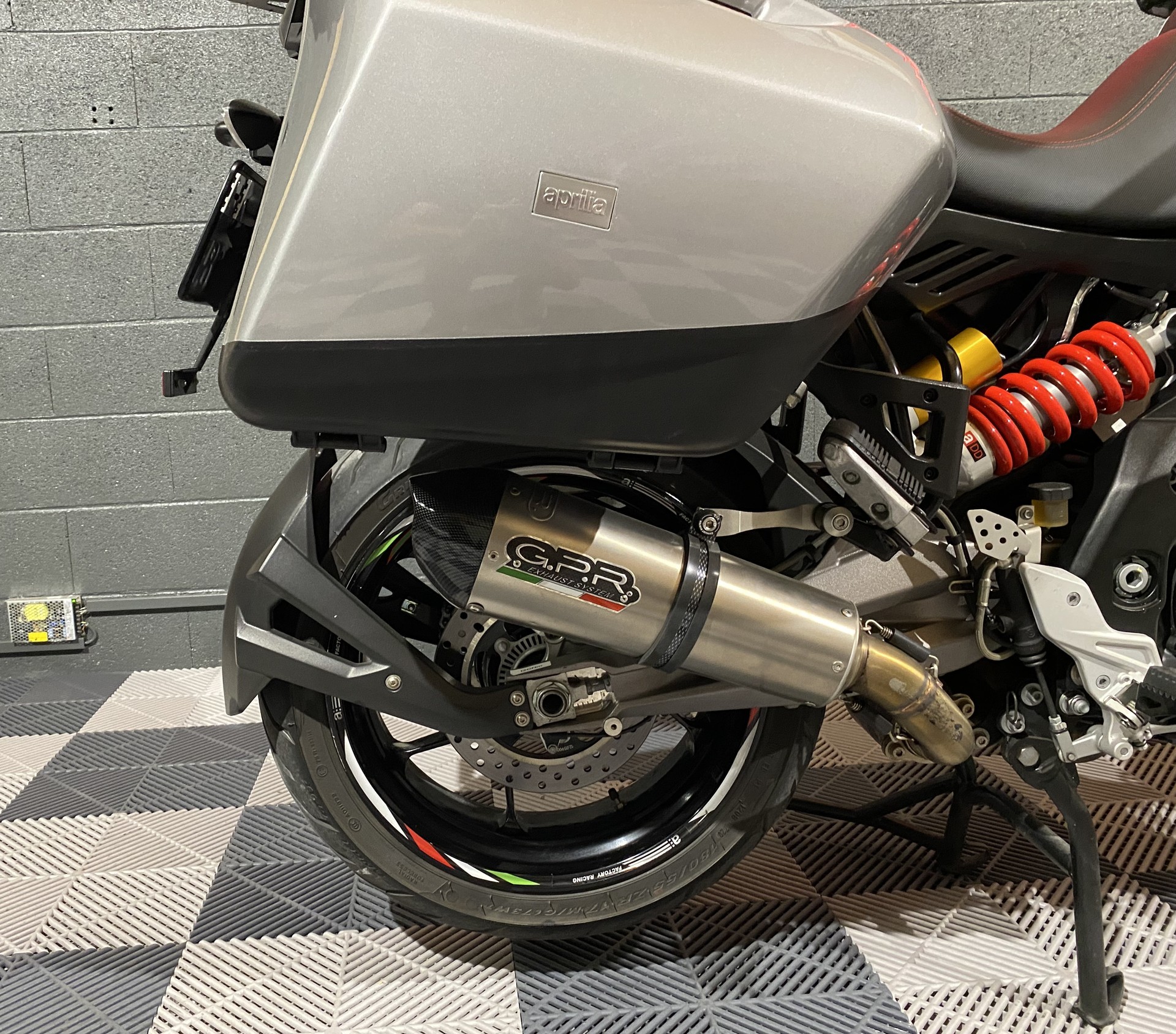APRILIA Caponord 1200 ABS/TC Travel Pack-image-4