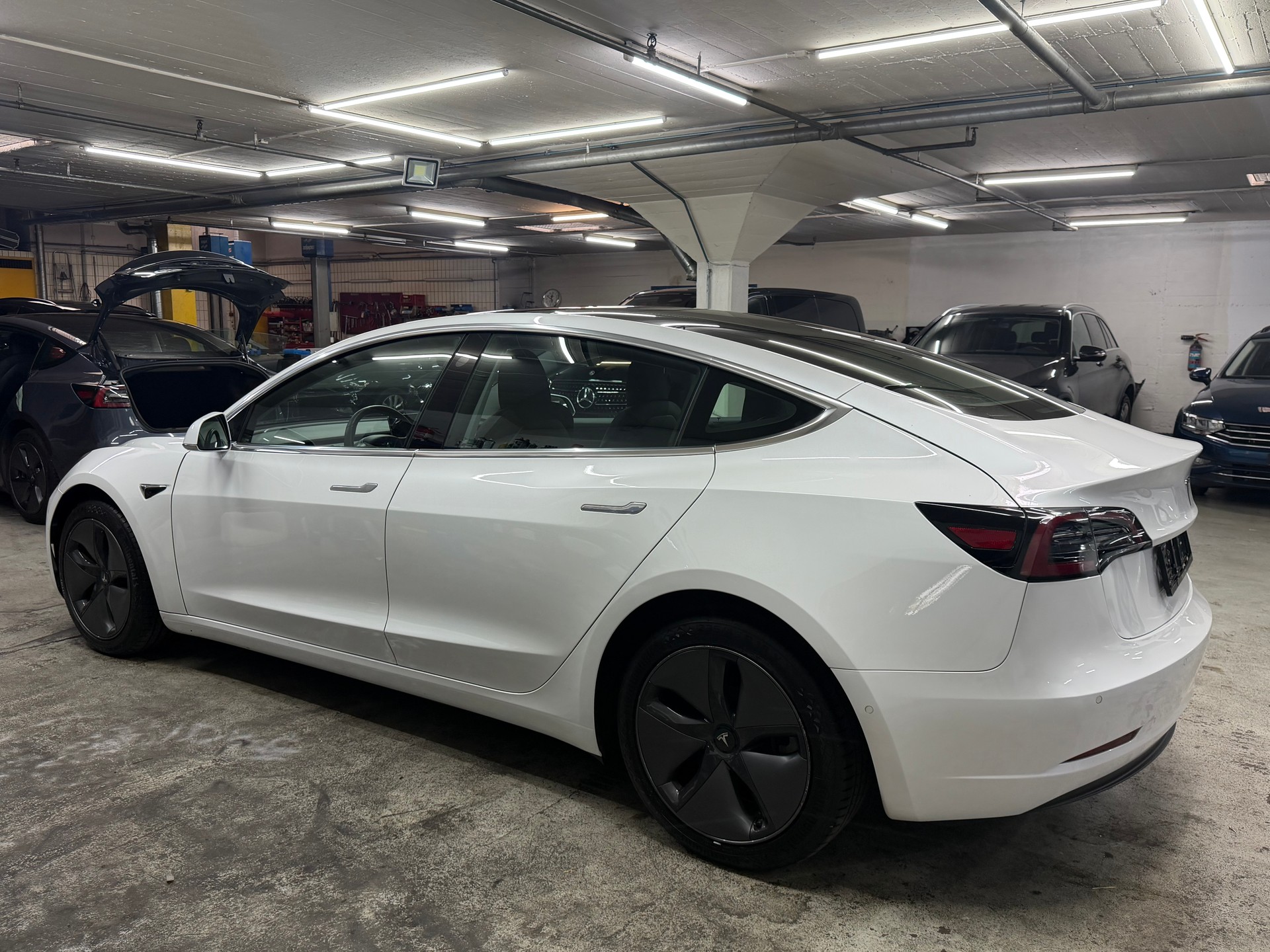 TESLA Model 3 Long Range Dual Motor AWD-image-14