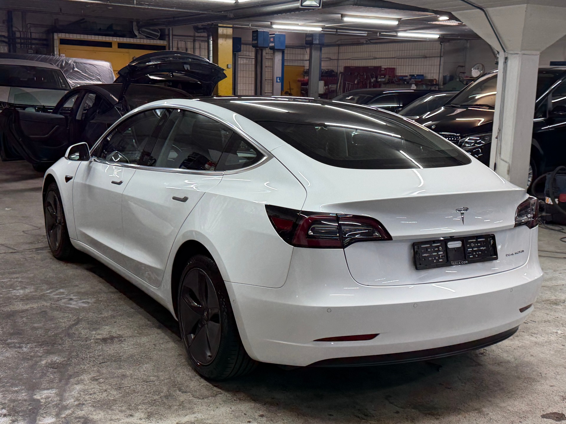 TESLA Model 3 Long Range Dual Motor AWD-image-3