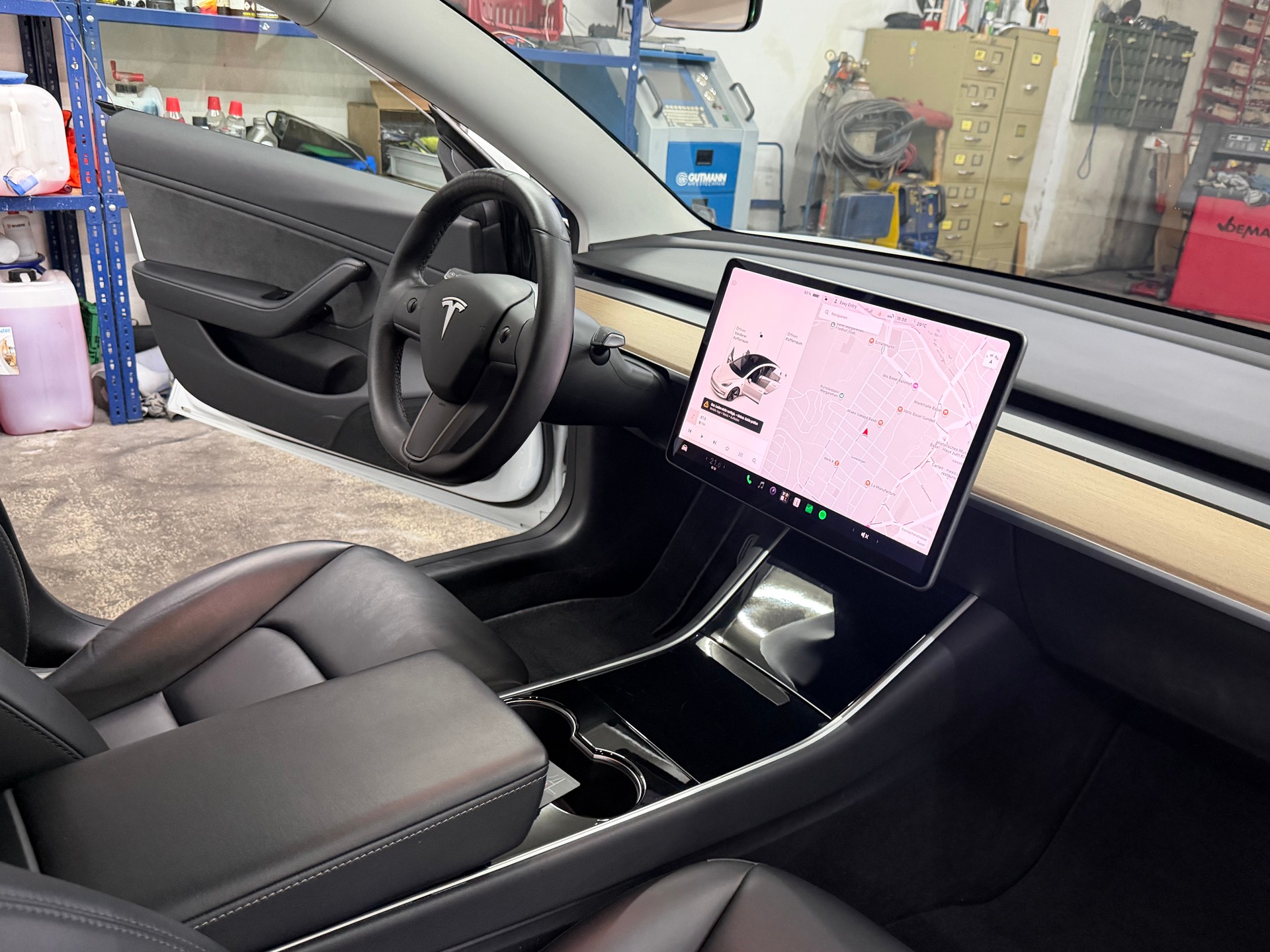TESLA Model 3 Long Range Dual Motor AWD-image-9