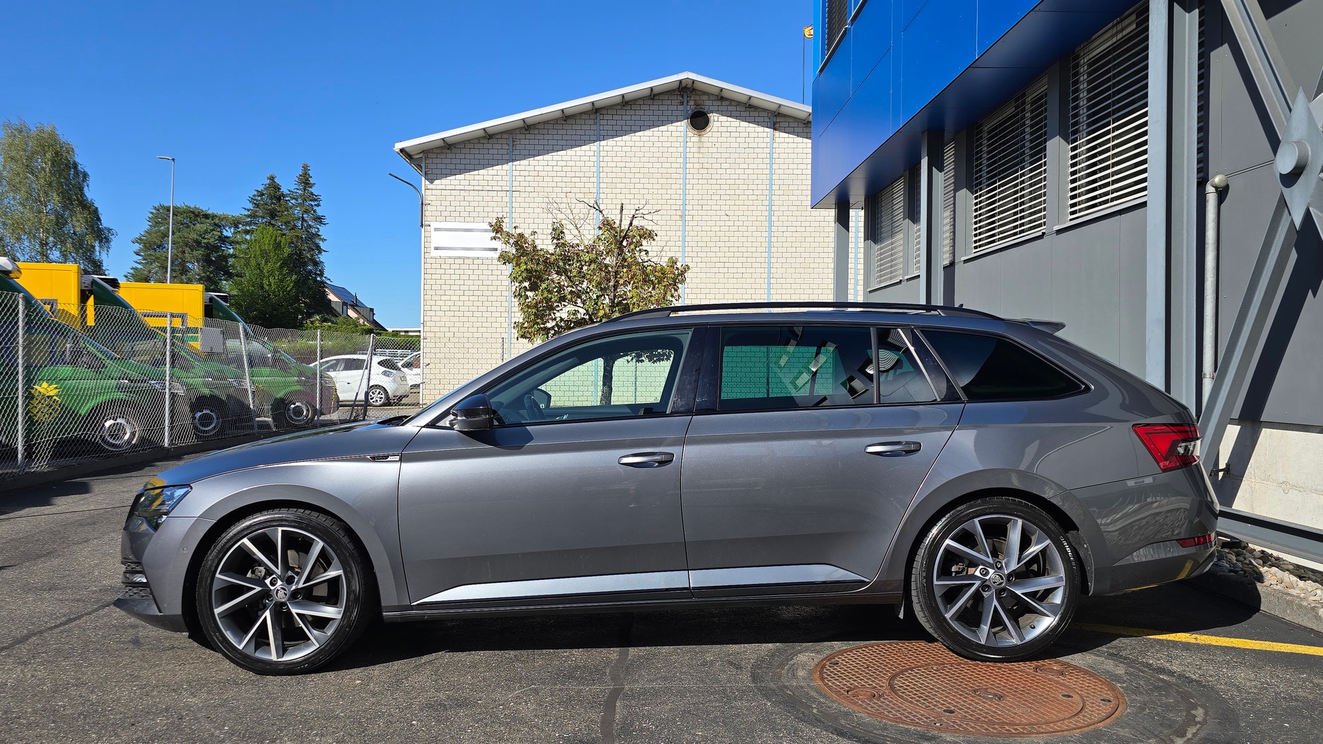 SKODA 2.0 TDI 200 SportLine 4x4 DSG-image-1