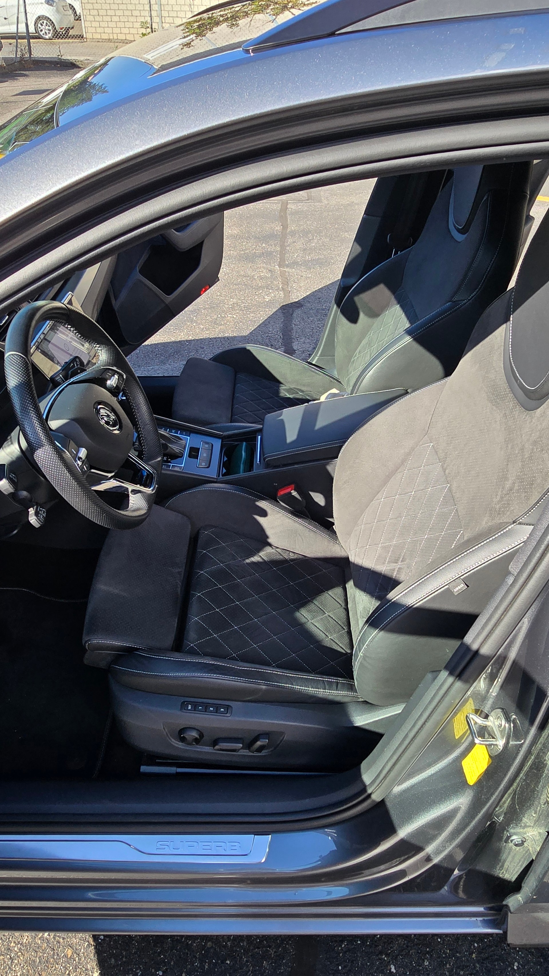 SKODA 2.0 TDI 200 SportLine 4x4 DSG-image-5