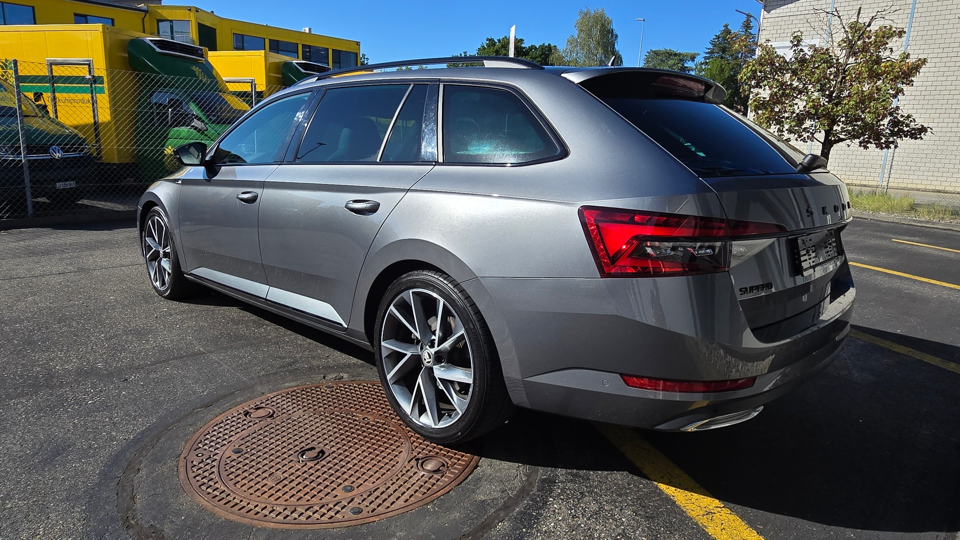 SKODA 2.0 TDI 200 SportLine 4x4 DSG-image-2