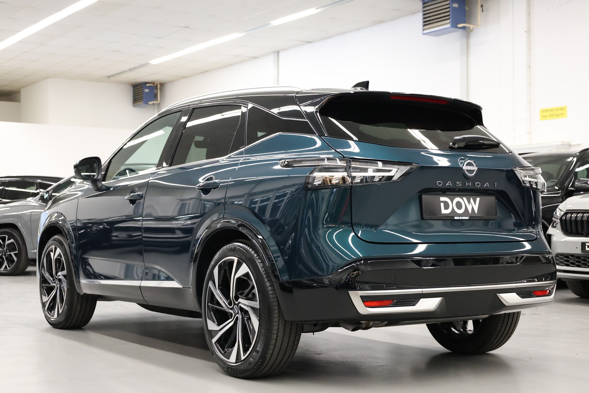 NISSAN Qashqai 1.3 DIG-T Tekna+ 4x4-image-6