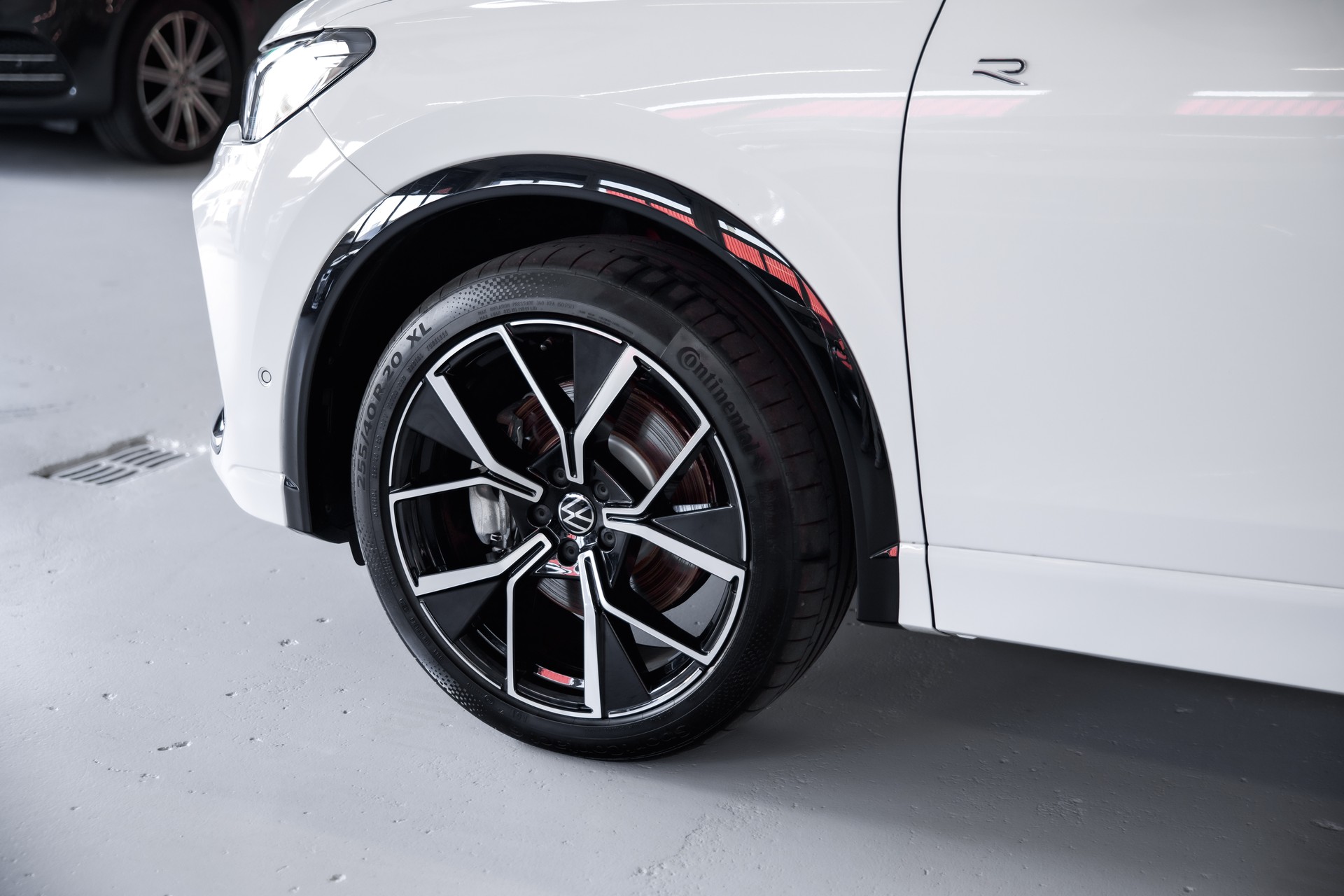 VW Tiguan 2.0 TSI R-Line DSG 4motion-image-14