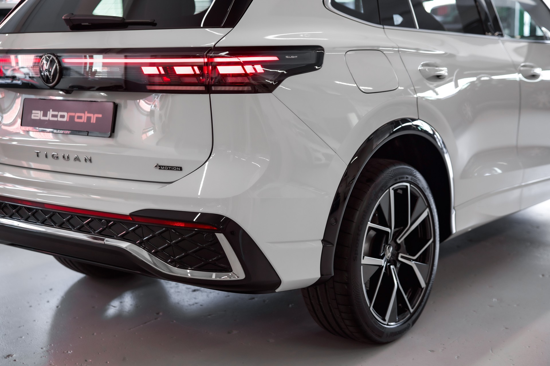 VW Tiguan 2.0 TSI R-Line DSG 4motion-image-12