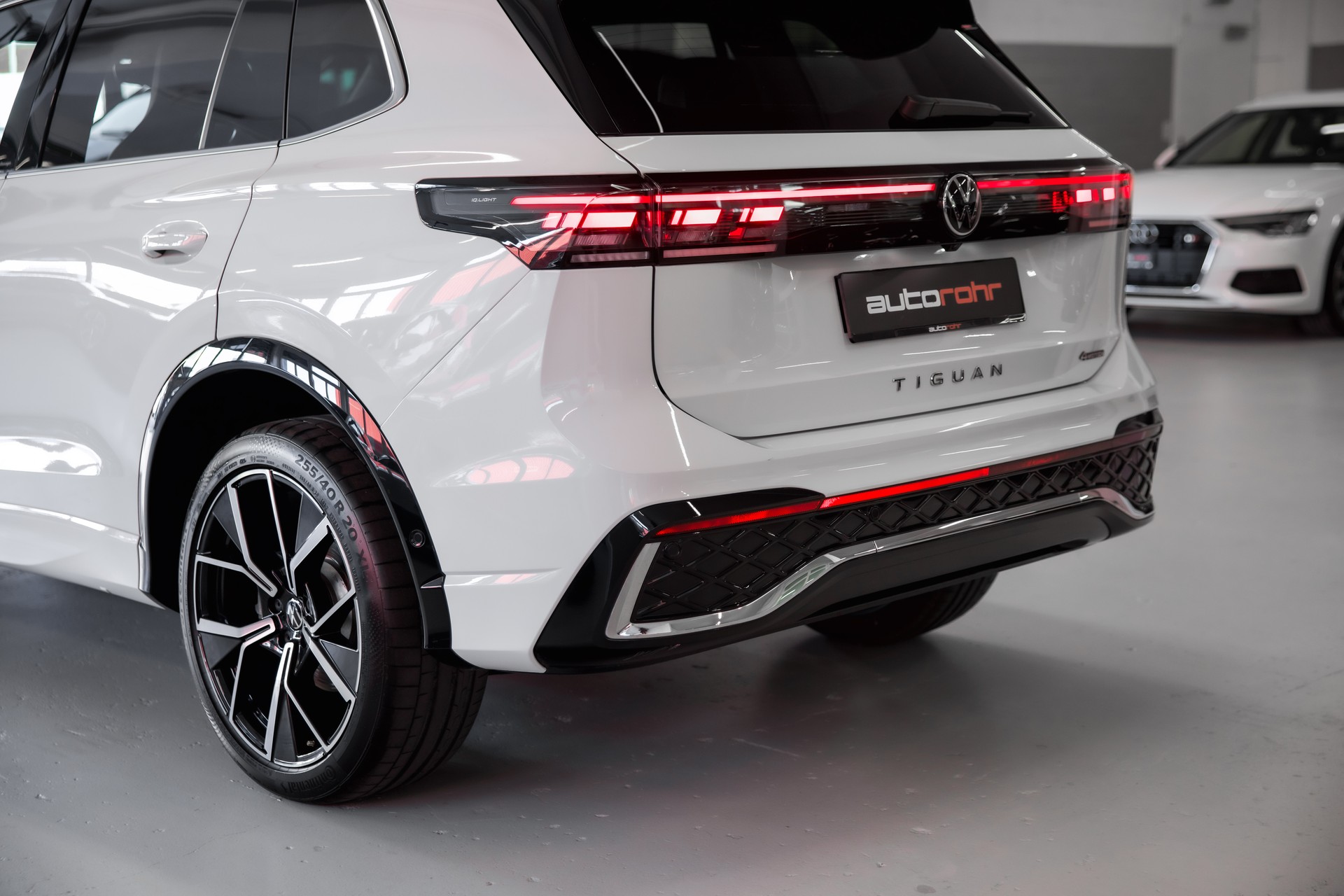 VW Tiguan 2.0 TSI R-Line DSG 4motion-image-13