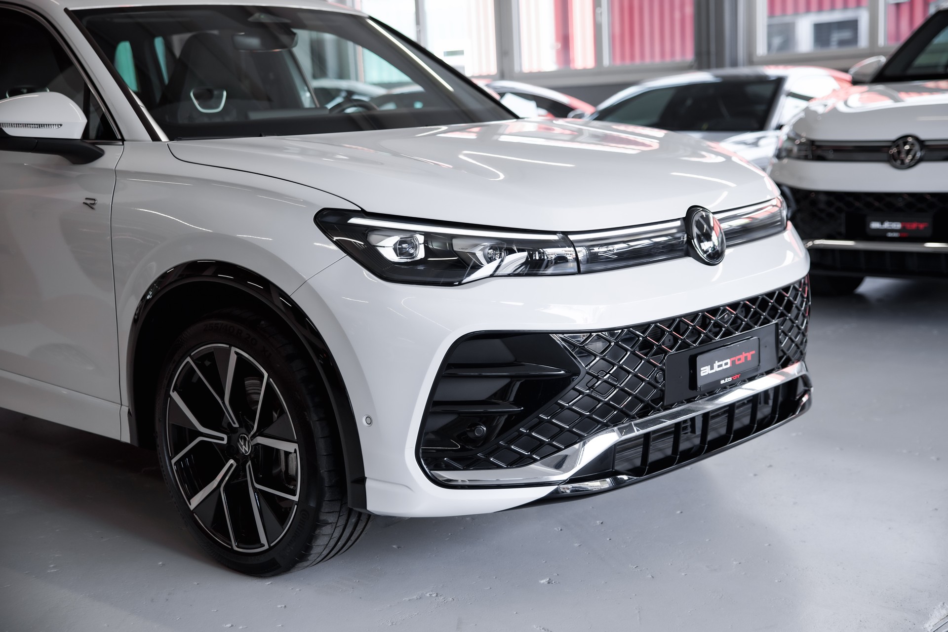 VW Tiguan 2.0 TSI R-Line DSG 4motion-image-9