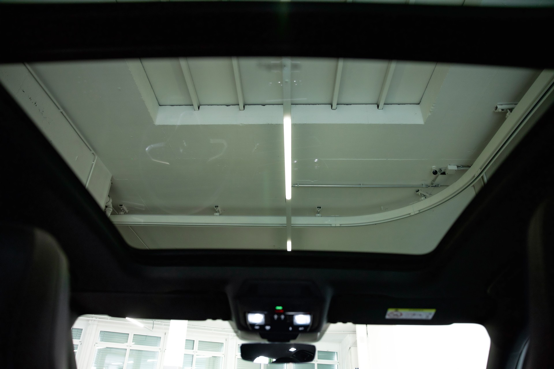 VW Tiguan 2.0 TSI R-Line DSG 4motion-image-23