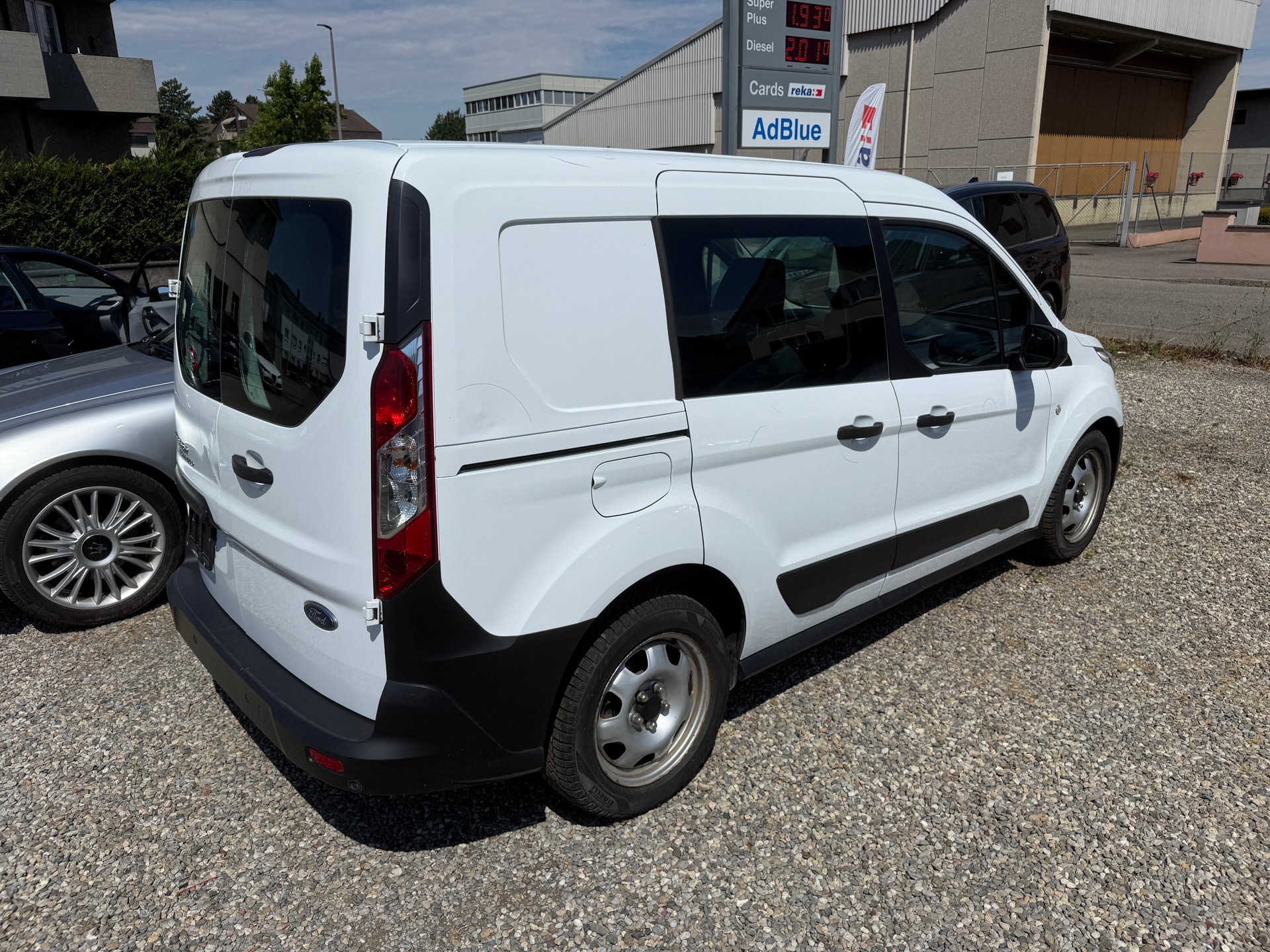 FORD Transit Connect Van T220 DCIV 1.5 EcoBlue Ambiente-image-2