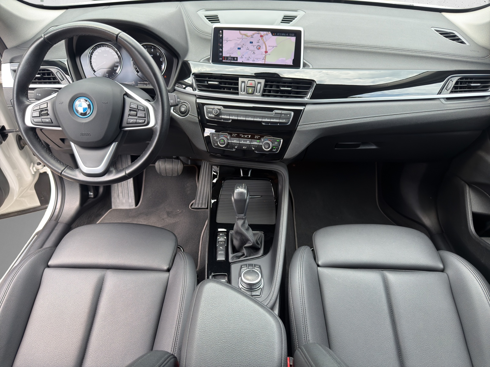 BMW X1 xDrive 25e Sport Line-image-14