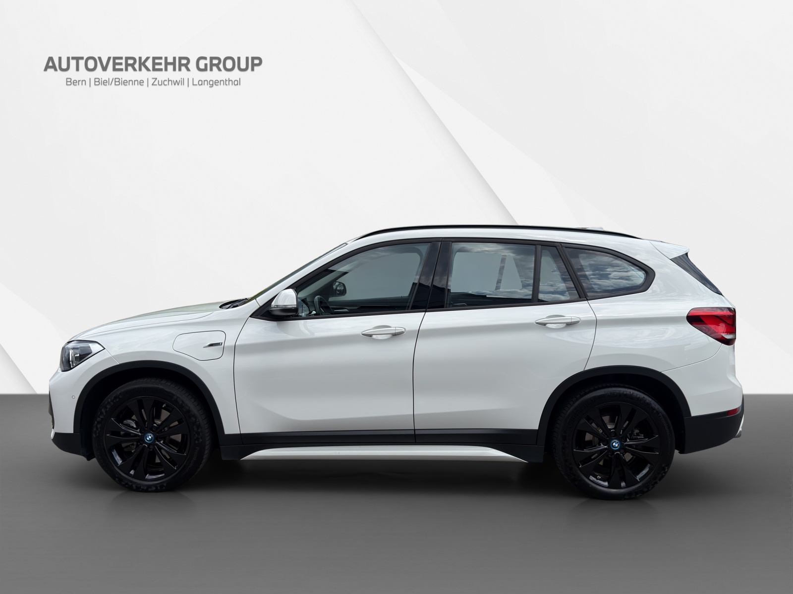 BMW X1 xDrive 25e Sport Line-image-3