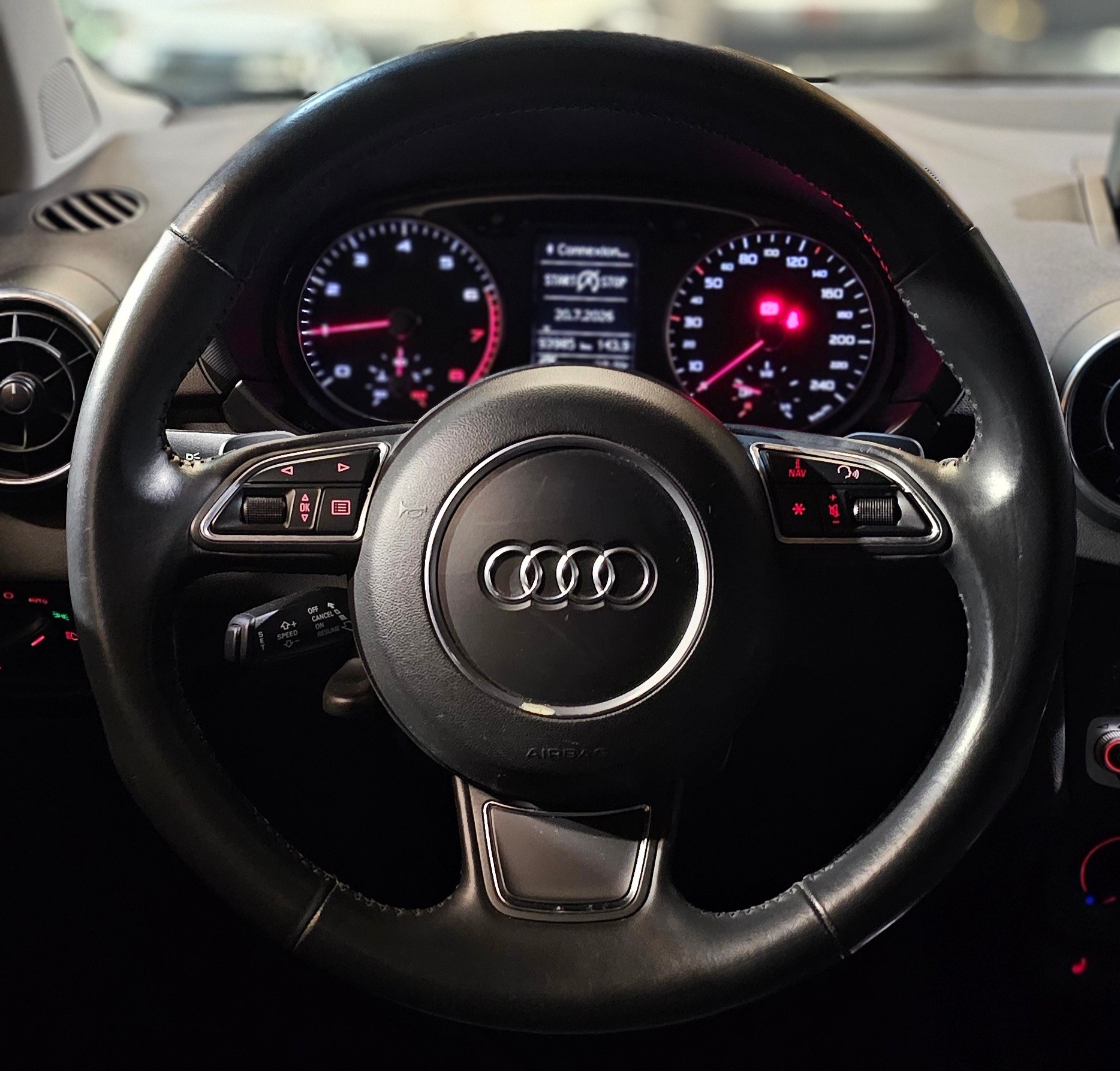 AUDI A1 Sportback 1.0 TFSI S-tronic-image-17