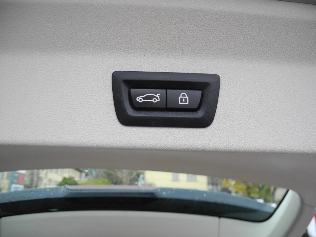 BMW X3 xDrive 20d Steptronic ** mit Voll-Leder Ausstattung ** G-Navi **-image-6