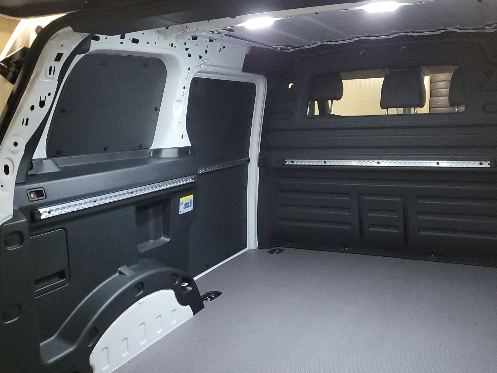 VW ID Buzz Cargo Pure-image-19