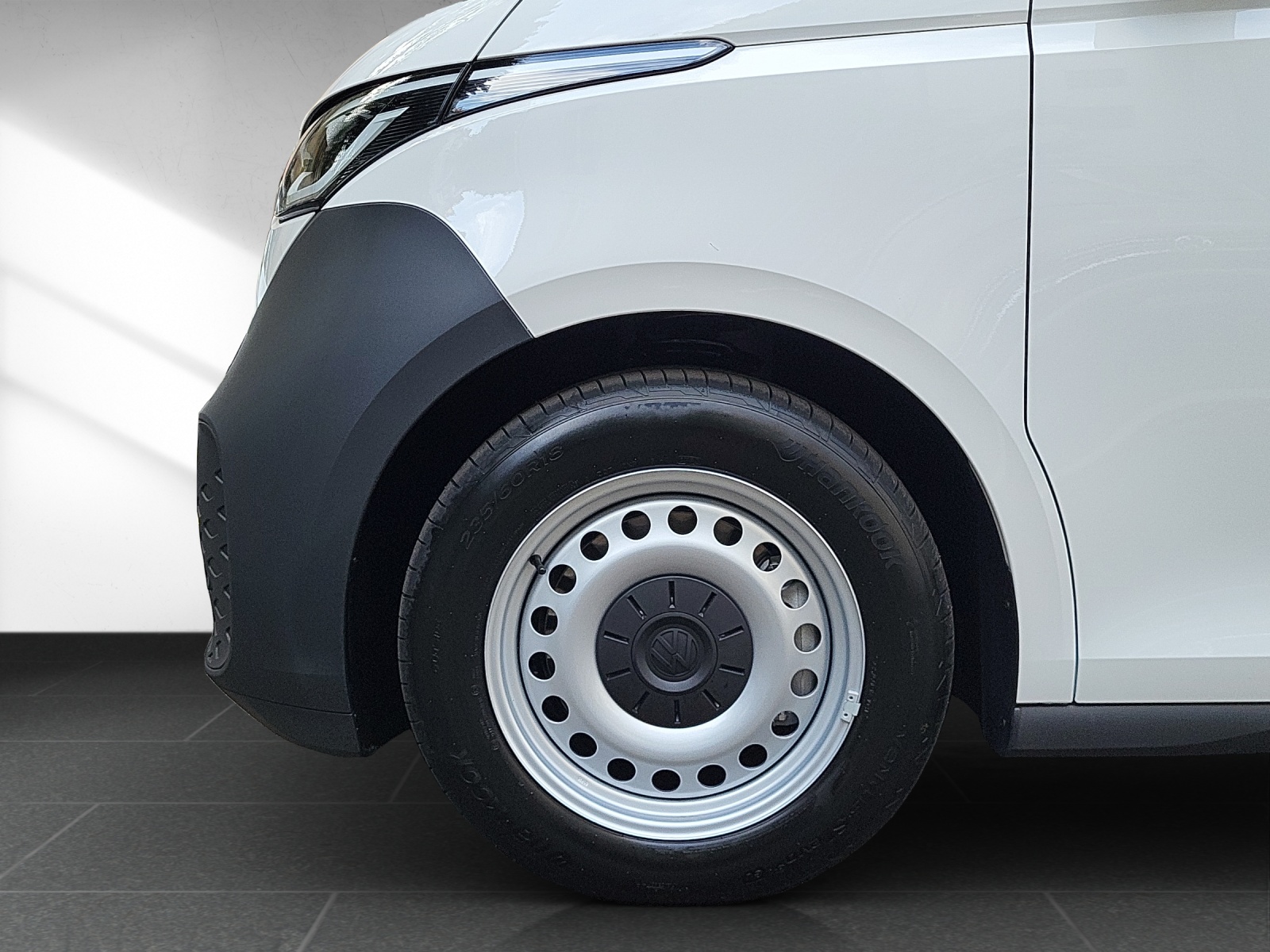 VW ID Buzz Cargo Pure-image-17
