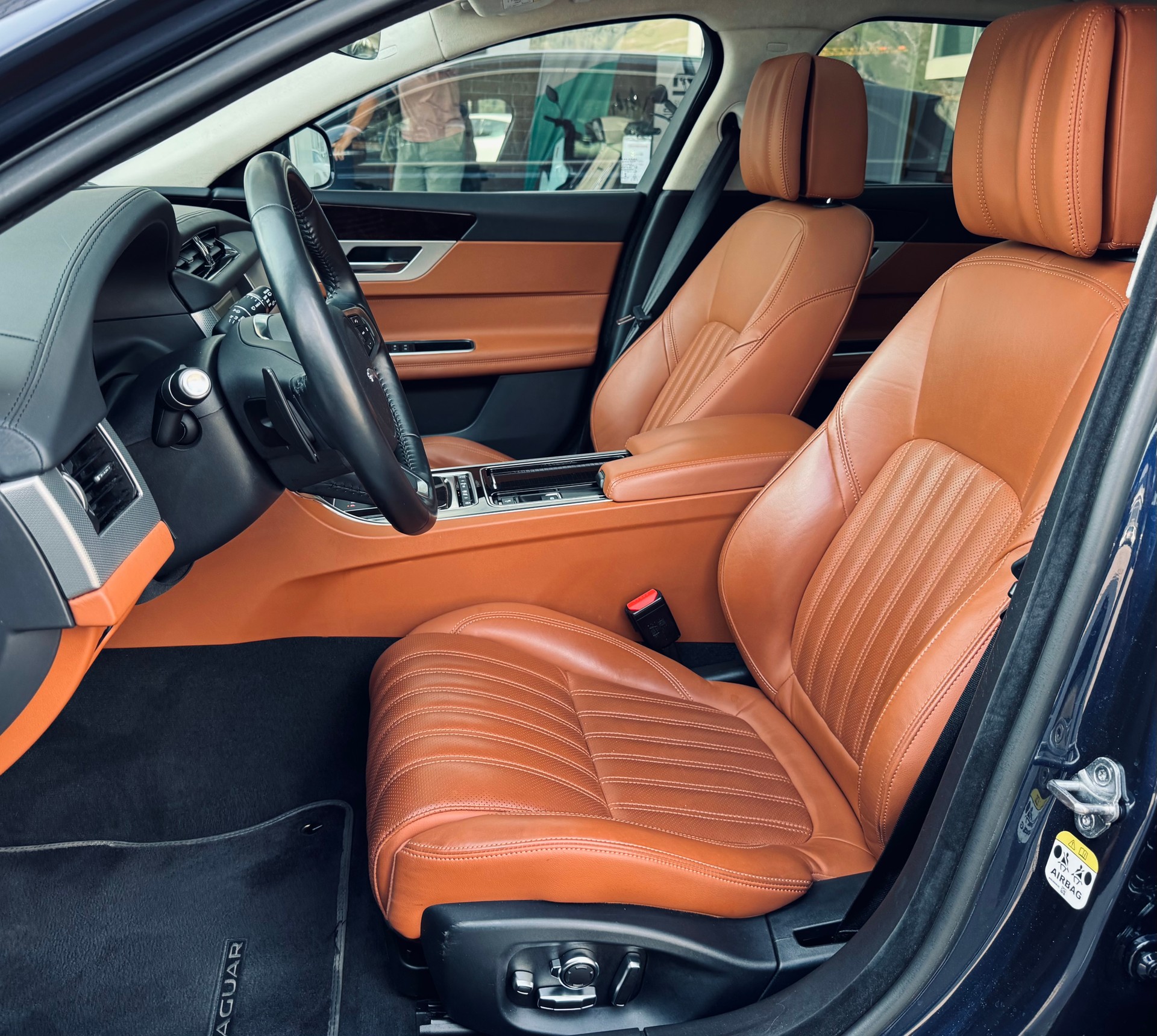 JAGUAR XF Sportbrake 30t Portfolio AWD-image-7