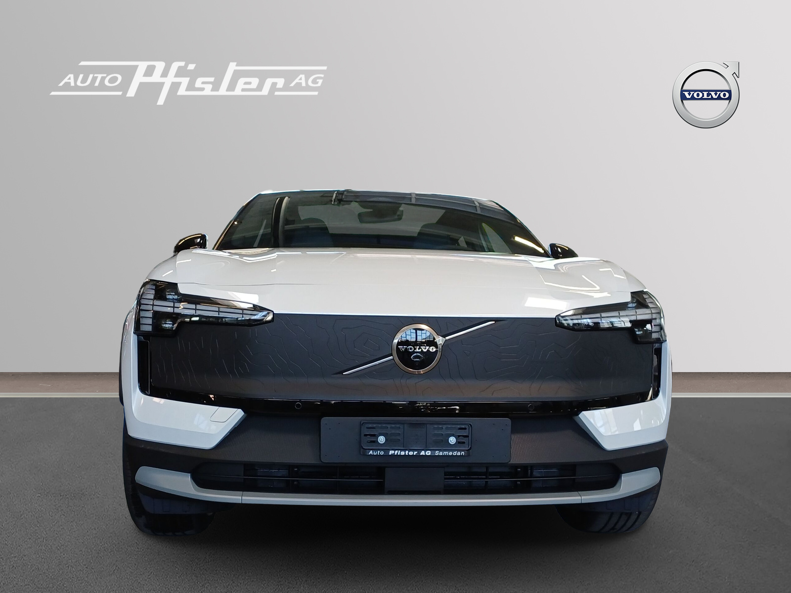 VOLVO EX30 CC P8 Ultra AWD-image-1